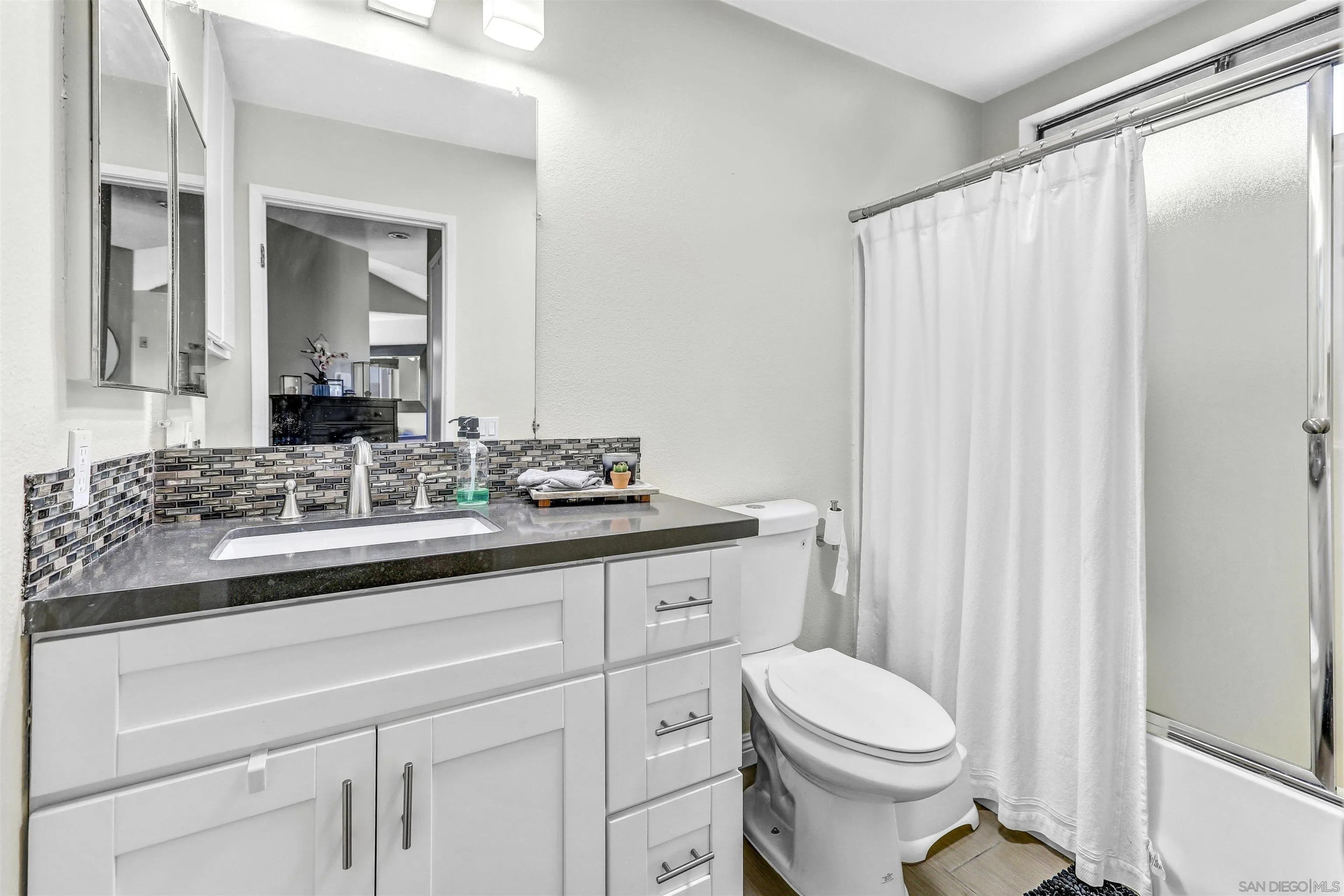 https://cdn.realtyfeed.com/cdn/127/250037589/6bb7b10b8caeb1a291d1228976e32ea8.webp
