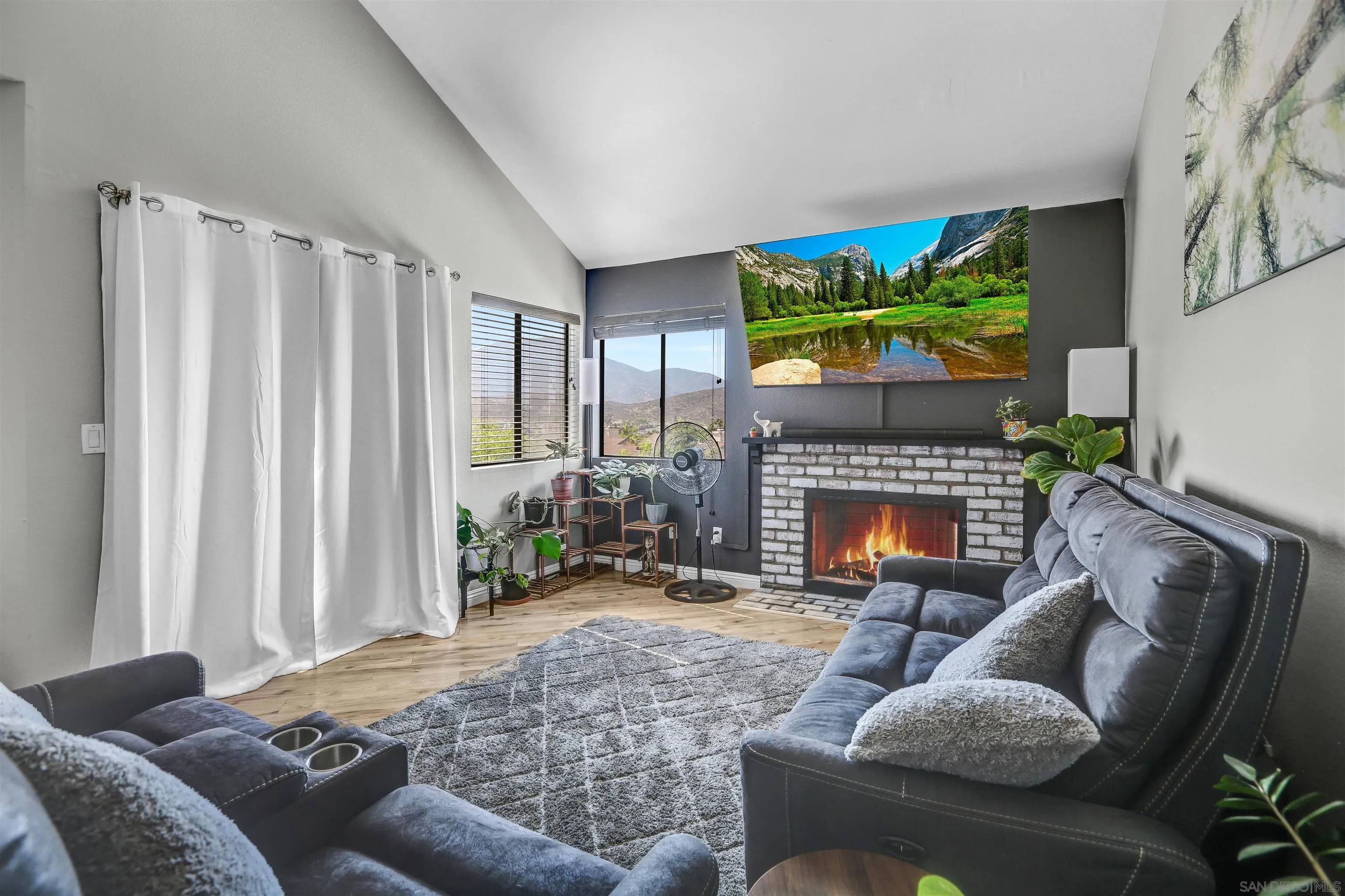 https://cdn.realtyfeed.com/cdn/127/250037589/db5f95be3a19ce0abd88010f409f5180.webp