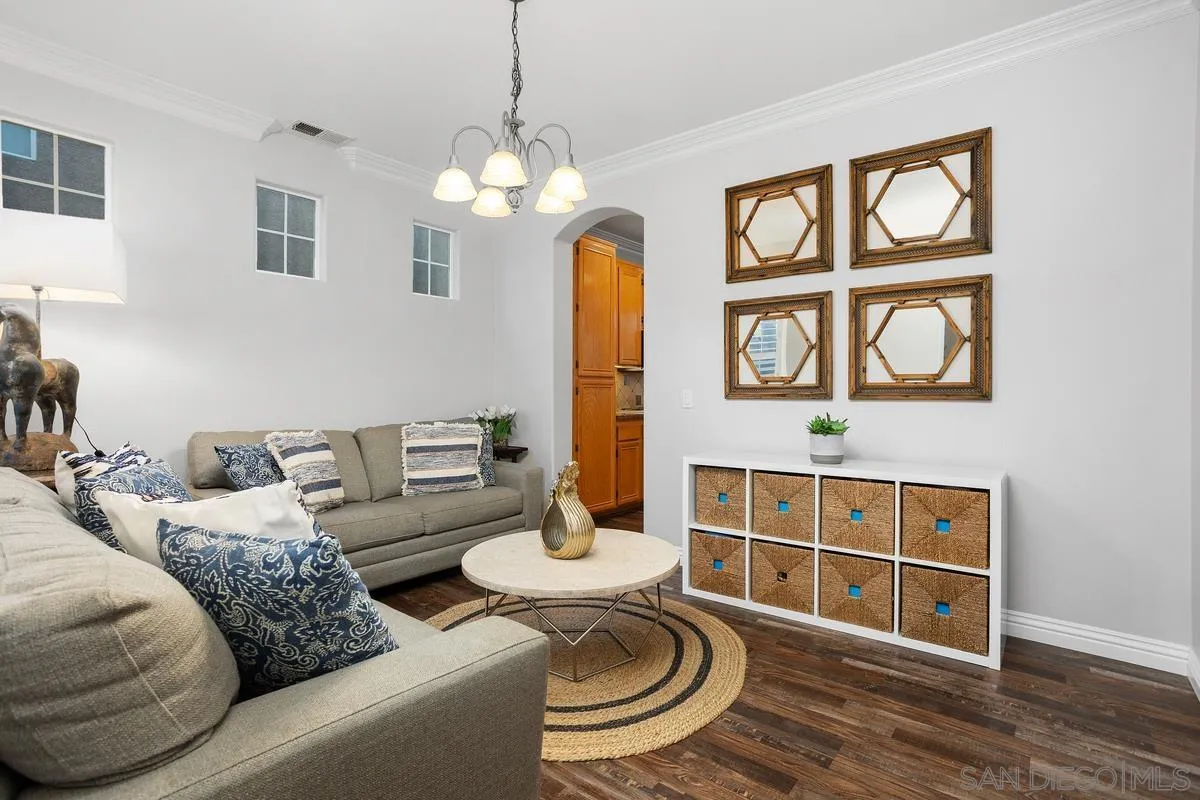 https://cdn.realtyfeed.com/cdn/127/250037592/1ca3f3636f2145a3e86984cf4ba81a7f.webp