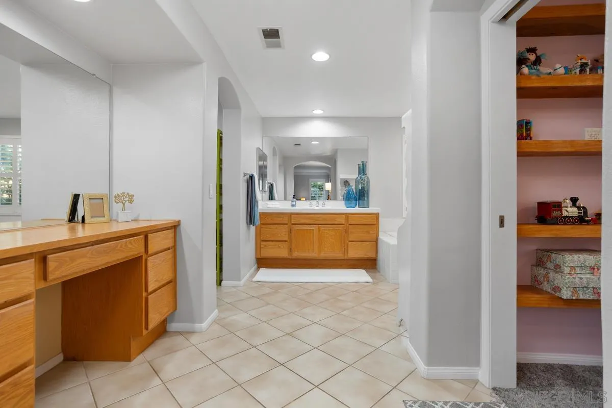 https://cdn.realtyfeed.com/cdn/127/250037592/2b9f7c0e46010cdd7a2507c731508a20.webp