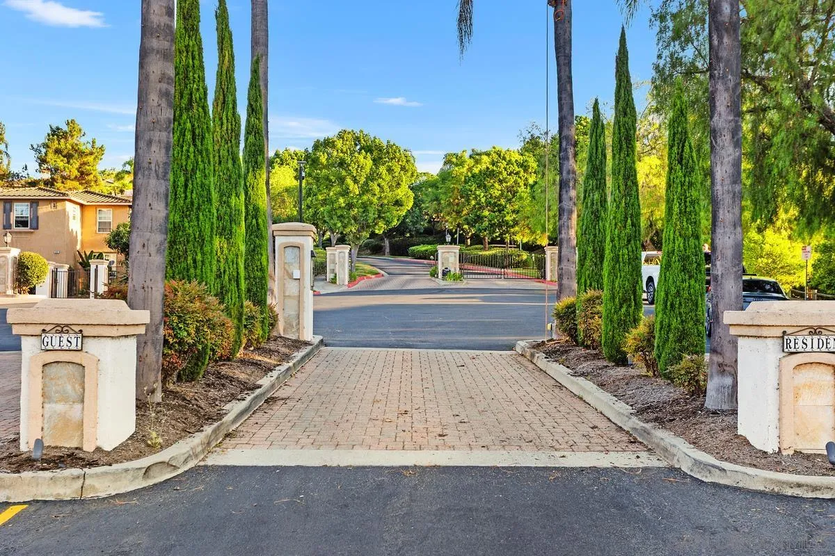 https://cdn.realtyfeed.com/cdn/127/250037592/5f725e6c65bafebc8eaa93f3fd55c1d0.webp