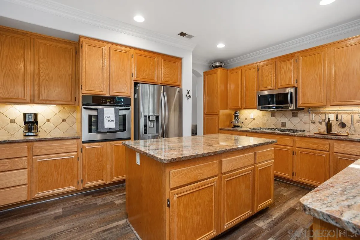 https://cdn.realtyfeed.com/cdn/127/250037592/6e383476adb773008445351c9c1c0848.webp