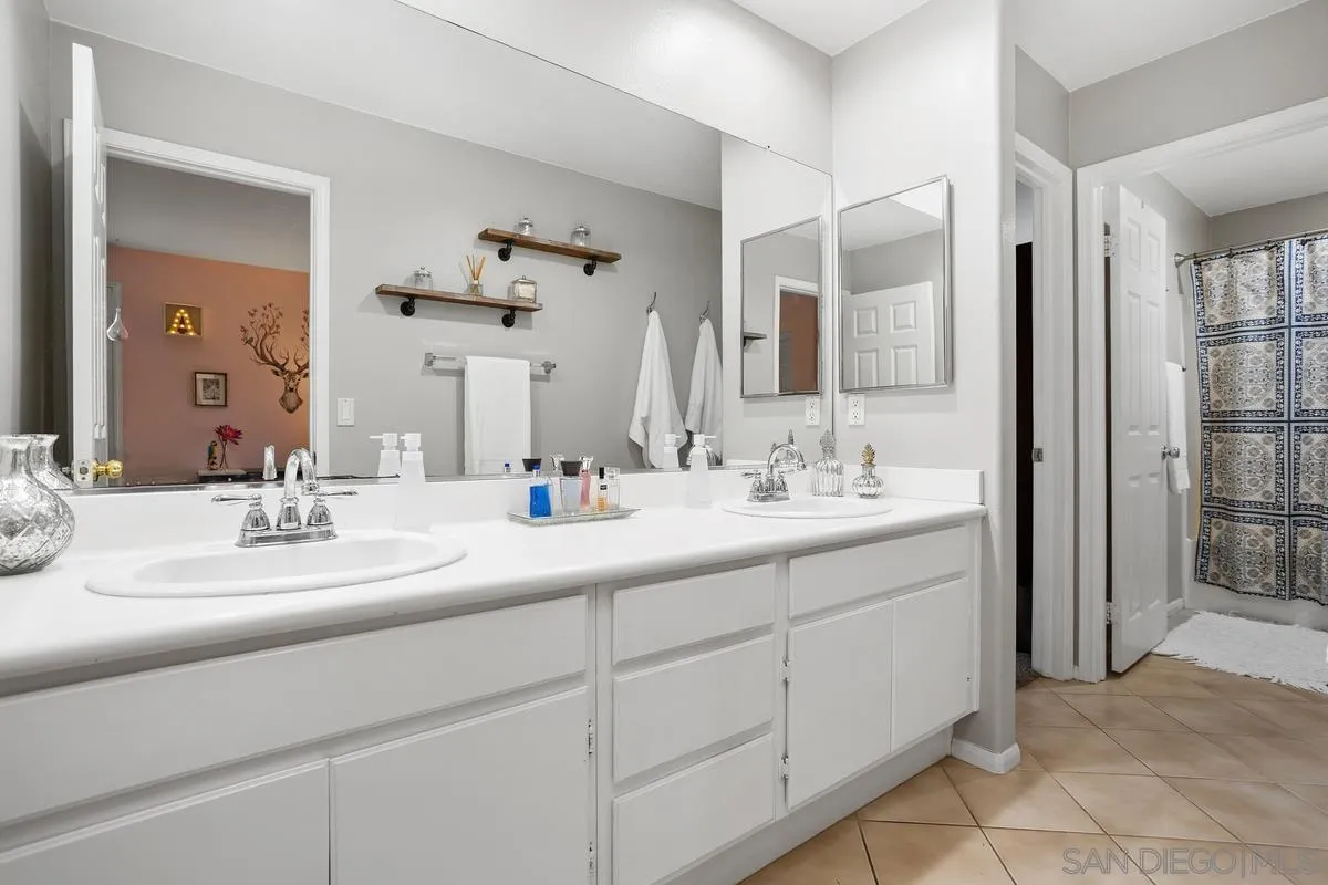 https://cdn.realtyfeed.com/cdn/127/250037592/8524135fc4a96e7b532bc205a04e5689.webp