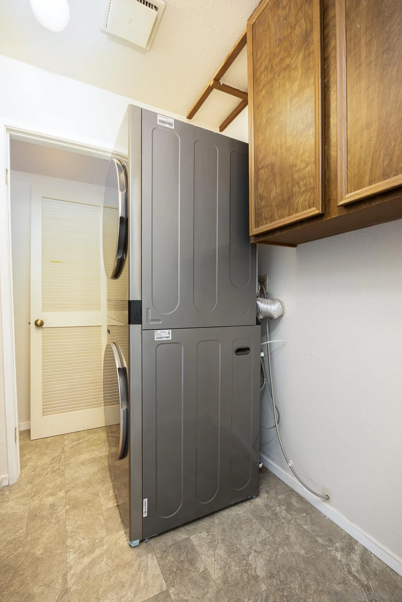 https://cdn.realtyfeed.com/cdn/127/250037593/08ff5b7c27d910a02a168f43f44178d6.webp
