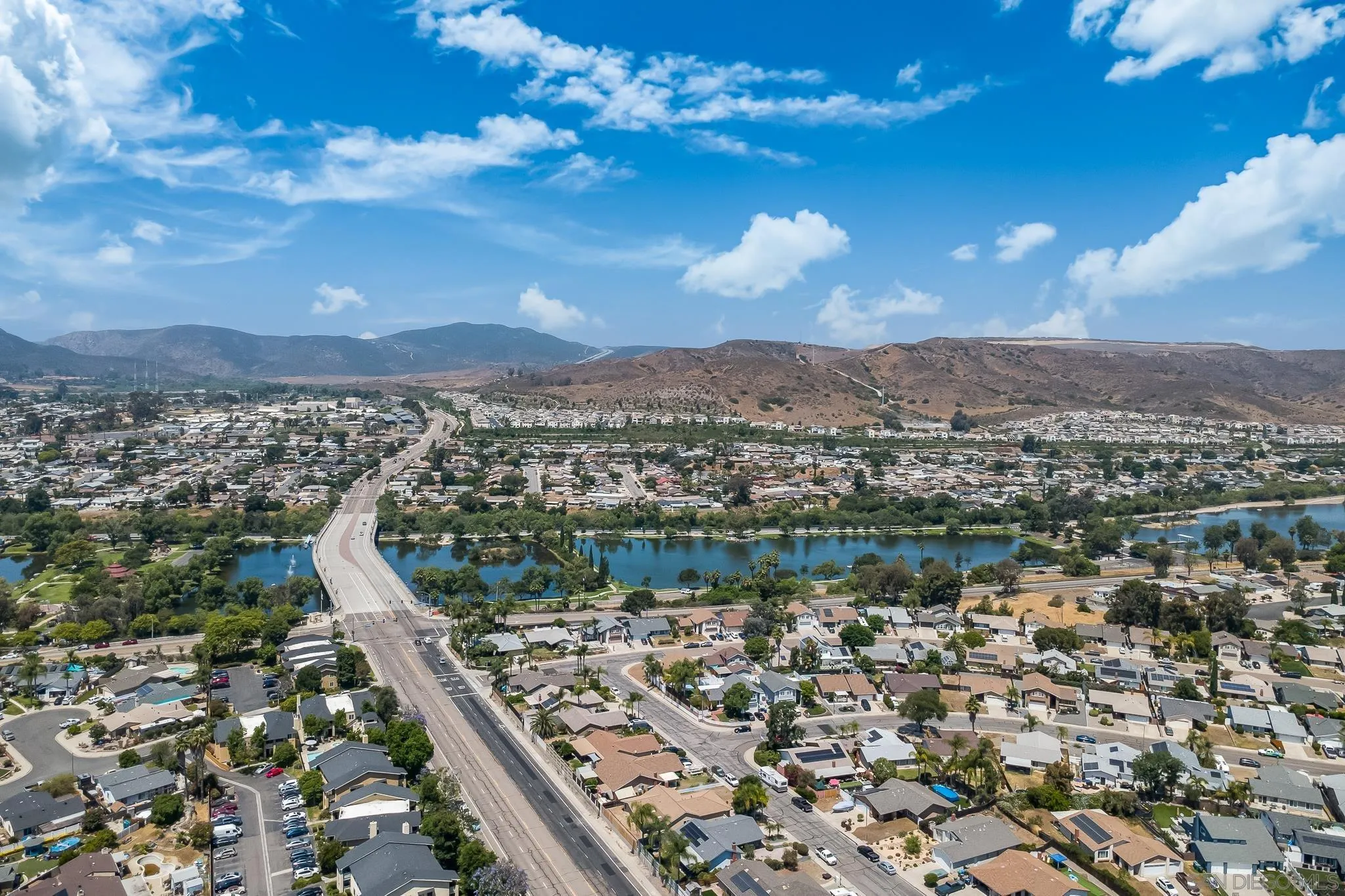 https://cdn.realtyfeed.com/cdn/127/250037593/71ffb88e7afe0560569c0d42b75d59ae.webp