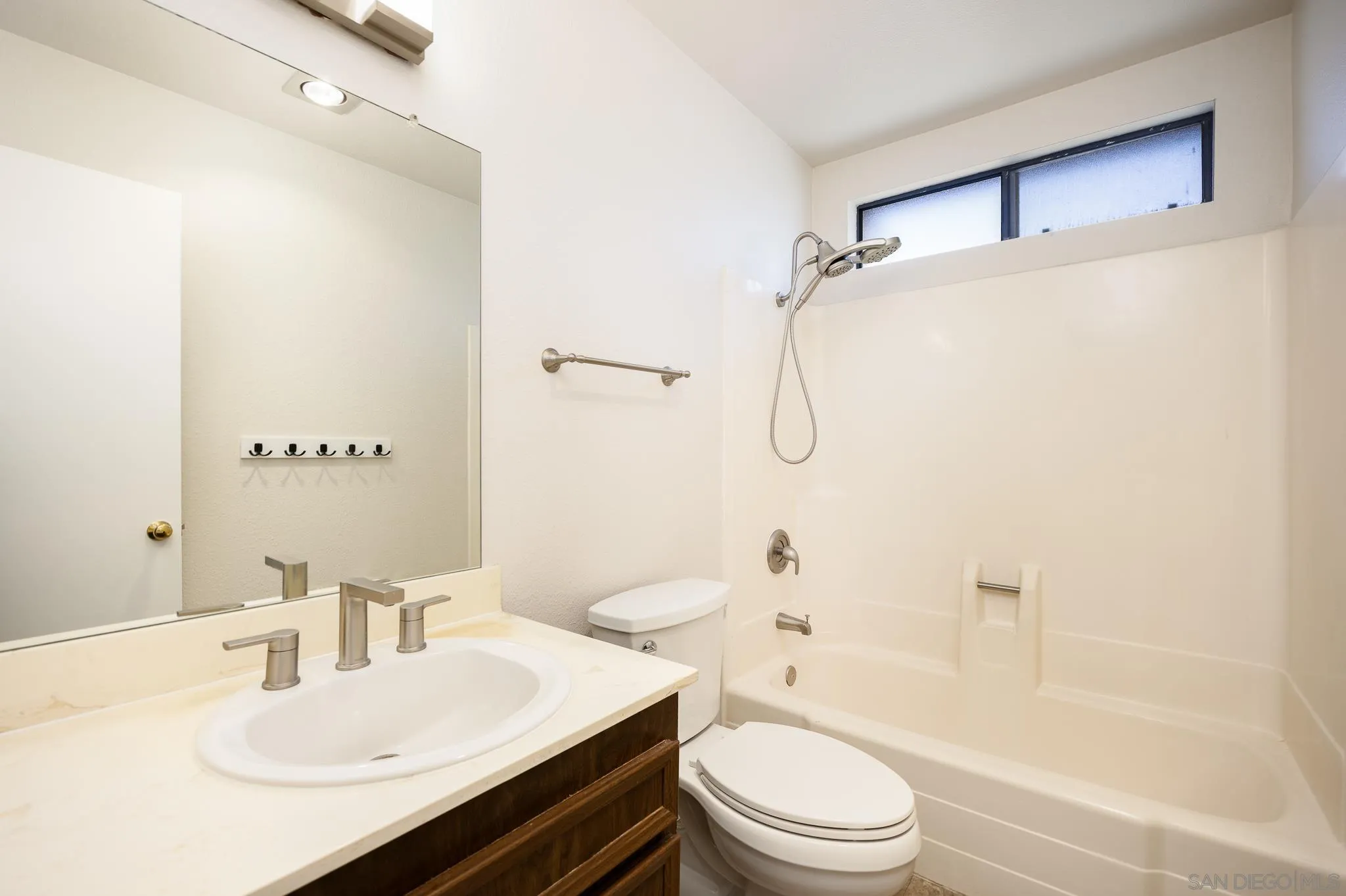 https://cdn.realtyfeed.com/cdn/127/250037593/b30d2bd58dbe9945b2277cad3decb14c.webp