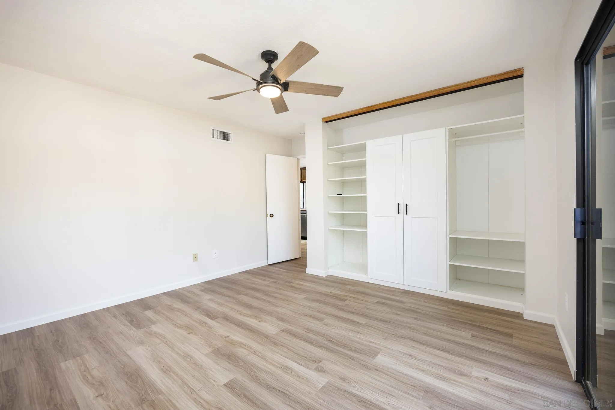 https://cdn.realtyfeed.com/cdn/127/250037593/b8f87cfc12636a28efbbcf0f53287eb7.webp