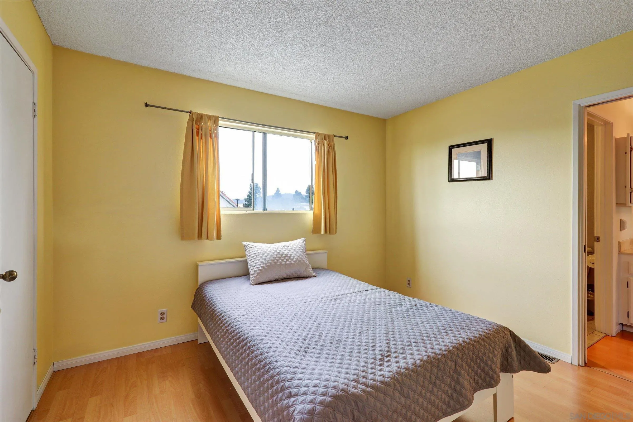 https://cdn.realtyfeed.com/cdn/127/250037594/157ac98b13a120107107961cc0b63067.webp