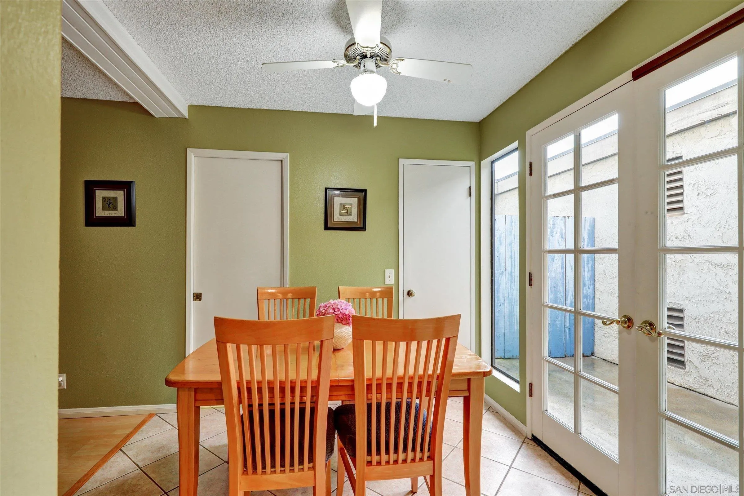 https://cdn.realtyfeed.com/cdn/127/250037594/a406c249832afbd4eb2842eb72045d63.webp