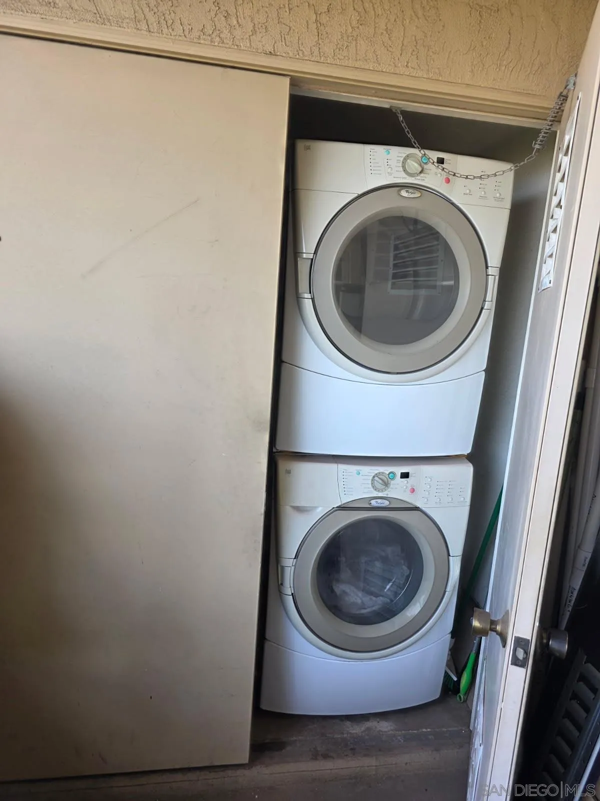 https://cdn.realtyfeed.com/cdn/127/250037597/f79b5719c331e5946662923fb777d1ae.webp