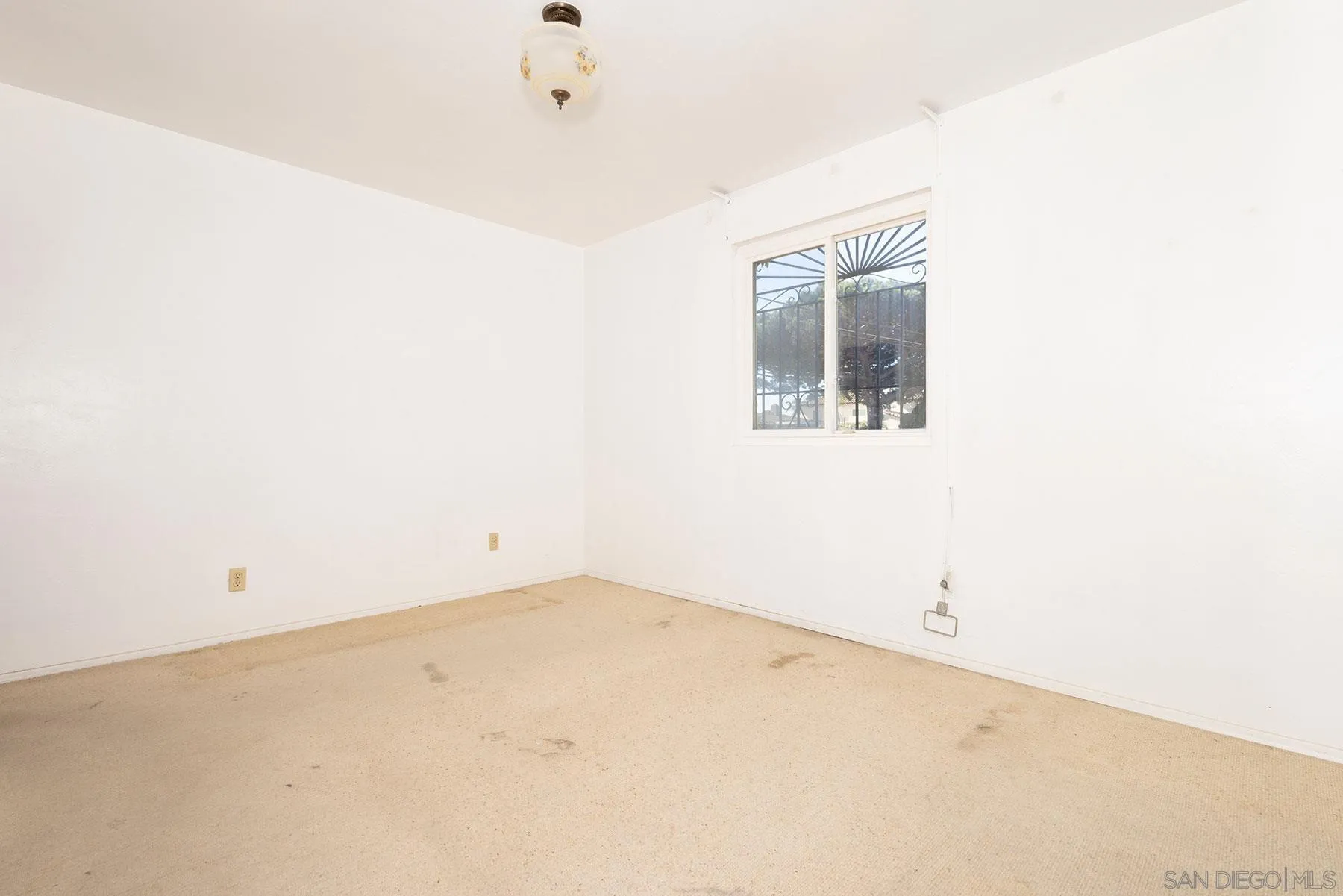 https://cdn.realtyfeed.com/cdn/127/250037598/240c4bcbd2e37786a37497d9832a8fb9.webp