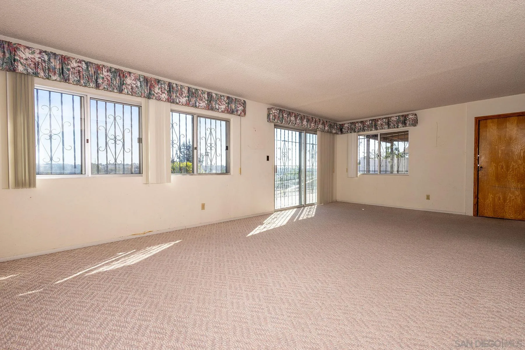 https://cdn.realtyfeed.com/cdn/127/250037598/537b9b16f1e6f78a7a43da1409304b9e.webp