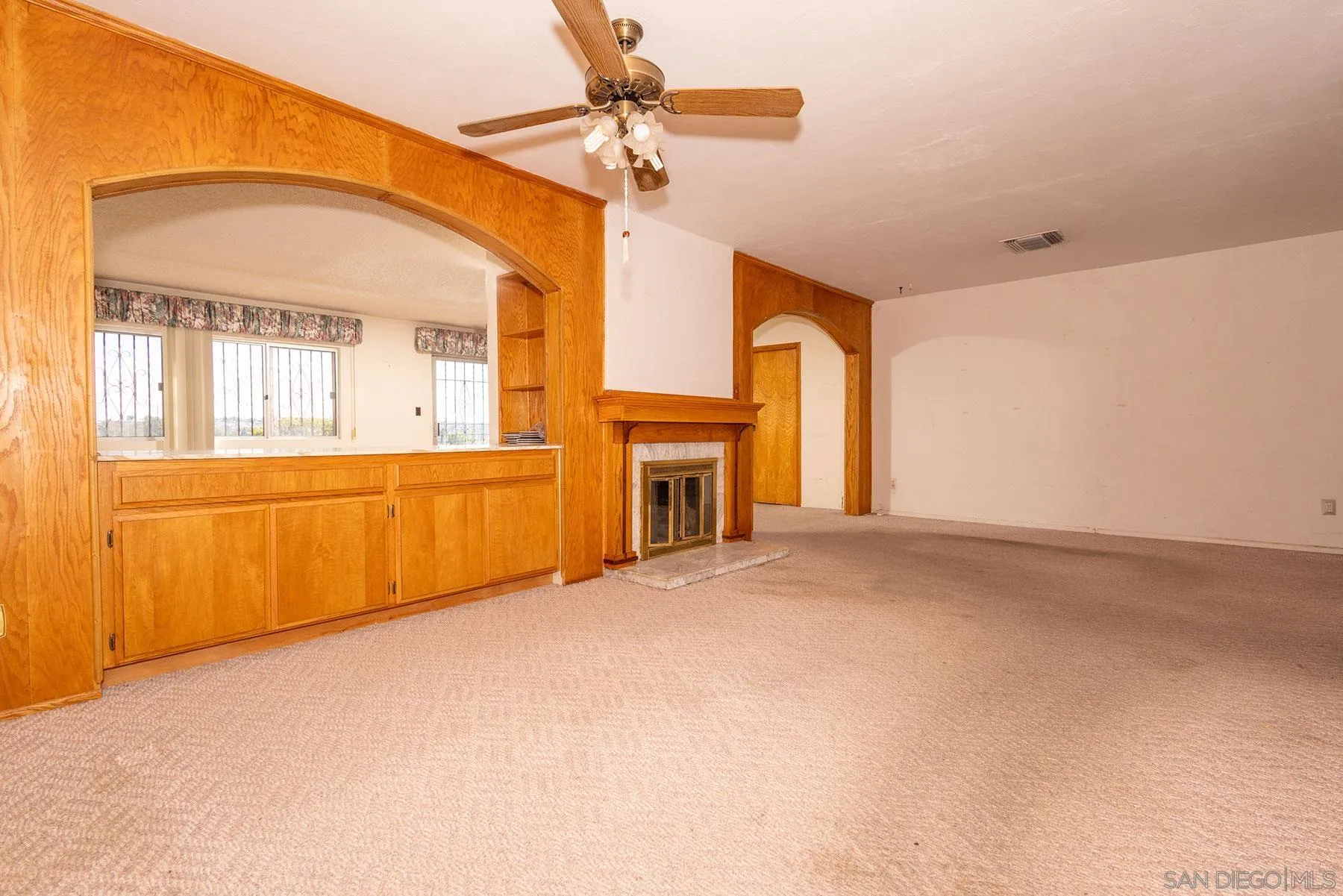 https://cdn.realtyfeed.com/cdn/127/250037598/596ddaade08ebe935420284929e92ae0.webp