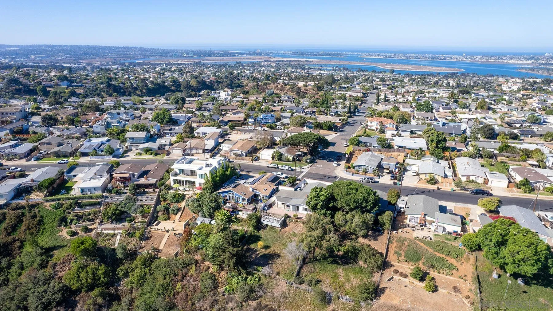 https://cdn.realtyfeed.com/cdn/127/250037598/6ff4efa8025c82628bd157b91e7f1b8f.webp