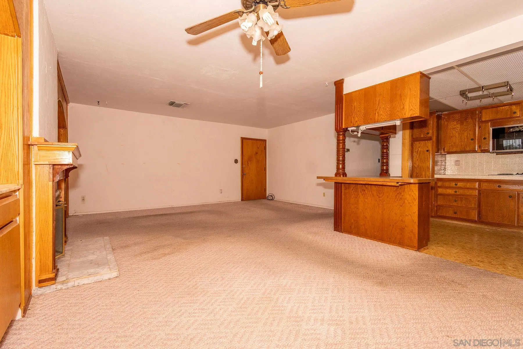 https://cdn.realtyfeed.com/cdn/127/250037598/c603b47f0e274250ab386ecb0b3fa43d.webp
