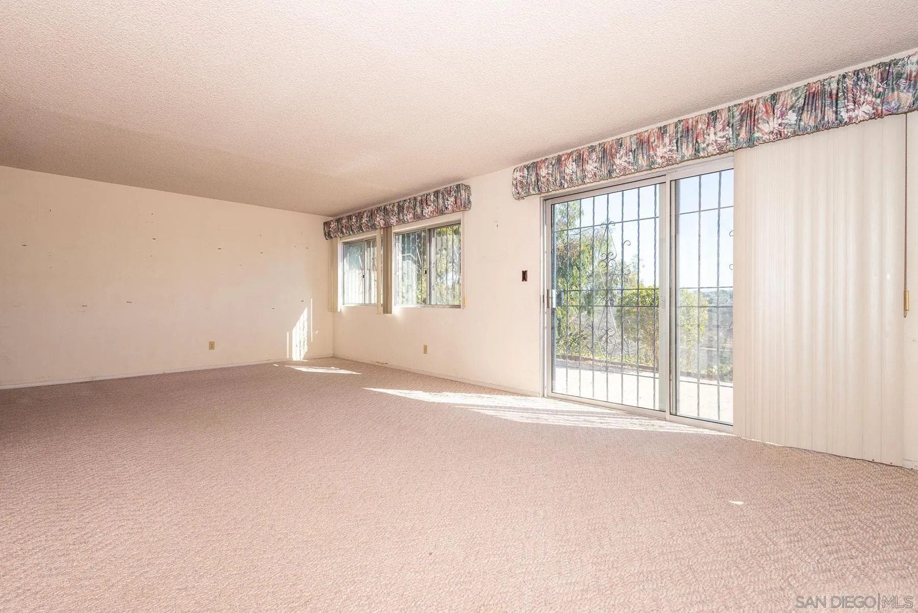 https://cdn.realtyfeed.com/cdn/127/250037598/e3544b6c7fa2eddeea772d41ba418156.webp