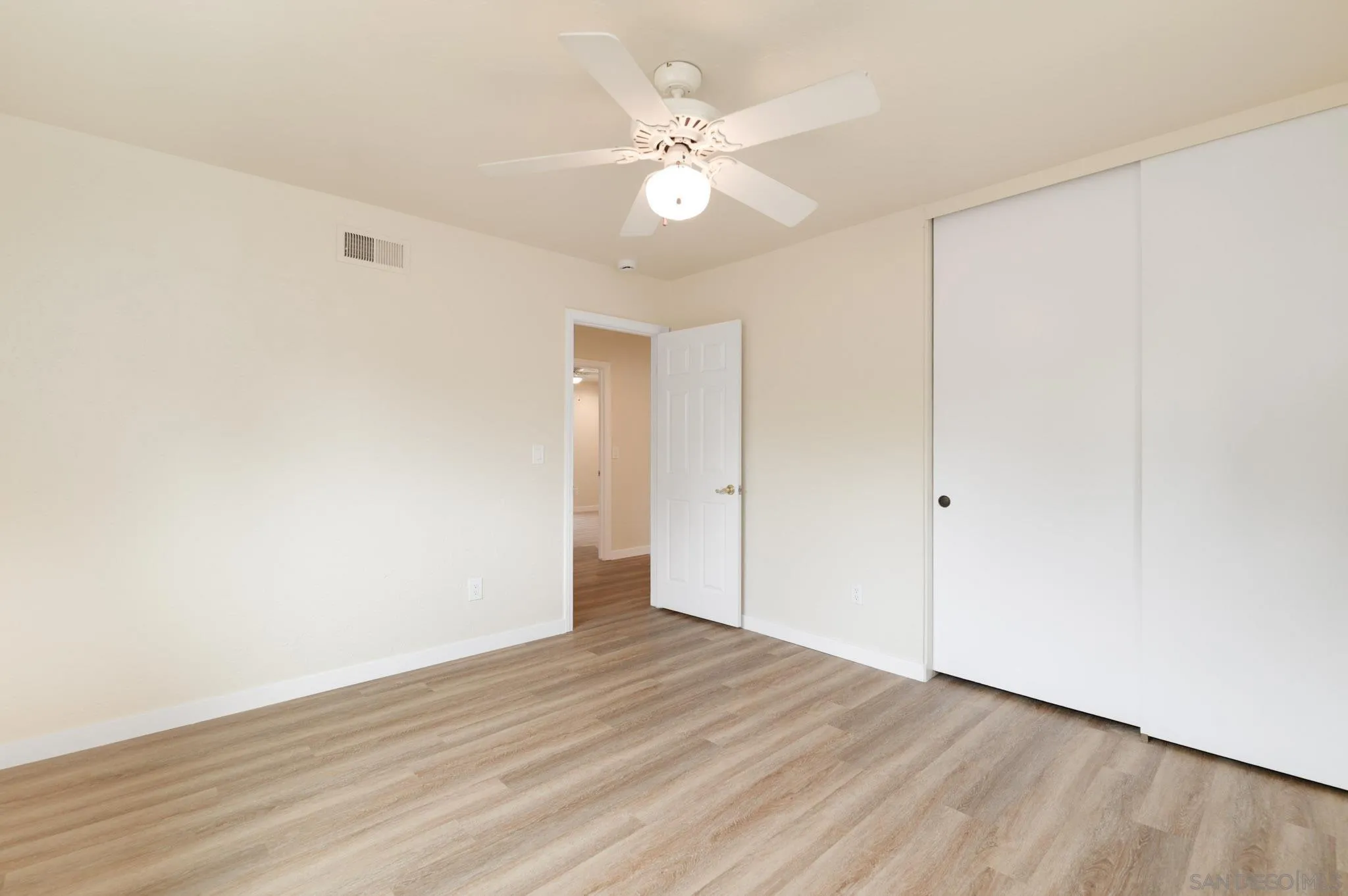 https://cdn.realtyfeed.com/cdn/127/250037599/1d9efcd95599b1ec8f768447dc2966c9.webp