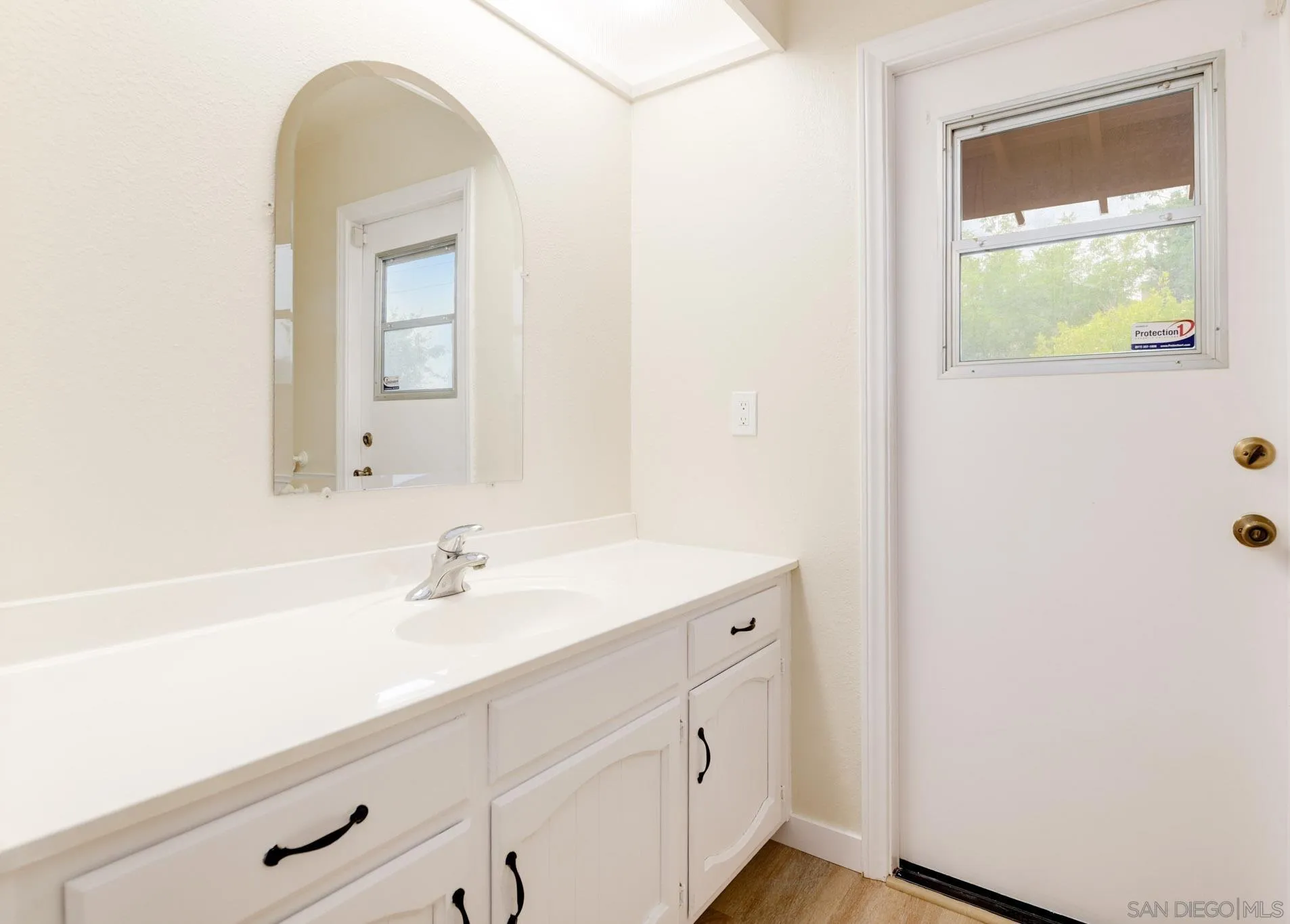 https://cdn.realtyfeed.com/cdn/127/250037599/230dbce466c610b32c4c325c387f3841.webp
