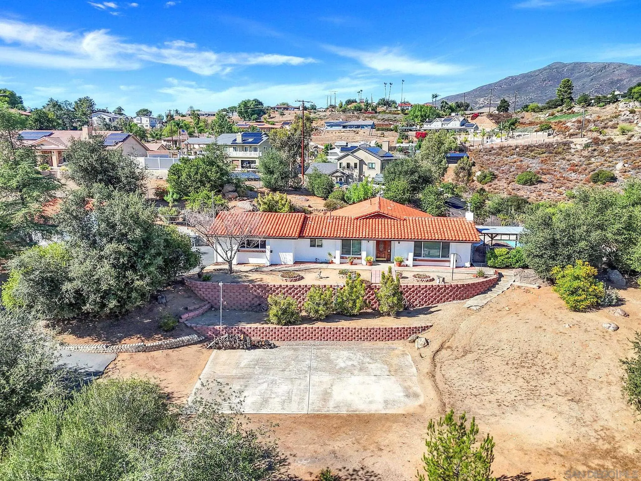 https://cdn.realtyfeed.com/cdn/127/250037599/287169c4e6e2e24f321adf3793387de2.webp