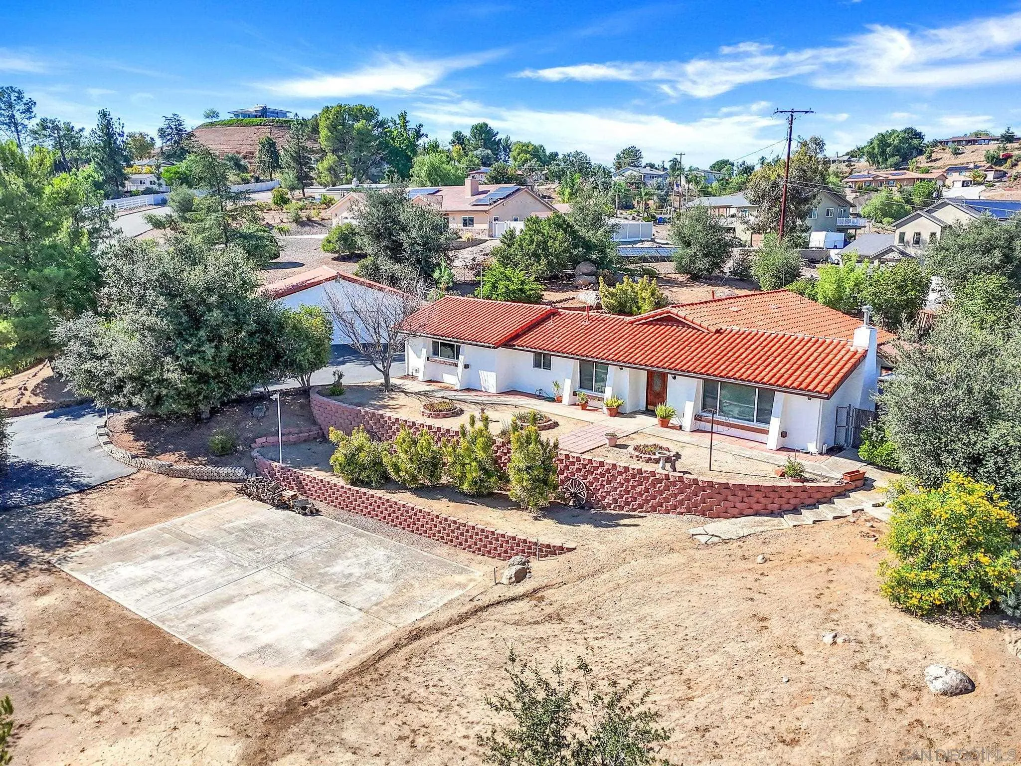 https://cdn.realtyfeed.com/cdn/127/250037599/451564246c1b462cfa46801e4d35355d.webp
