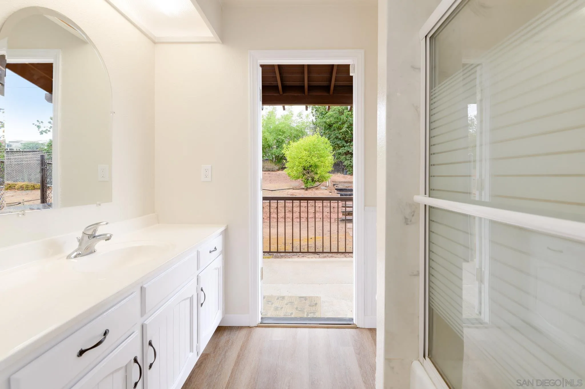 https://cdn.realtyfeed.com/cdn/127/250037599/654466b1e832e796643efe73fd6dcadf.webp