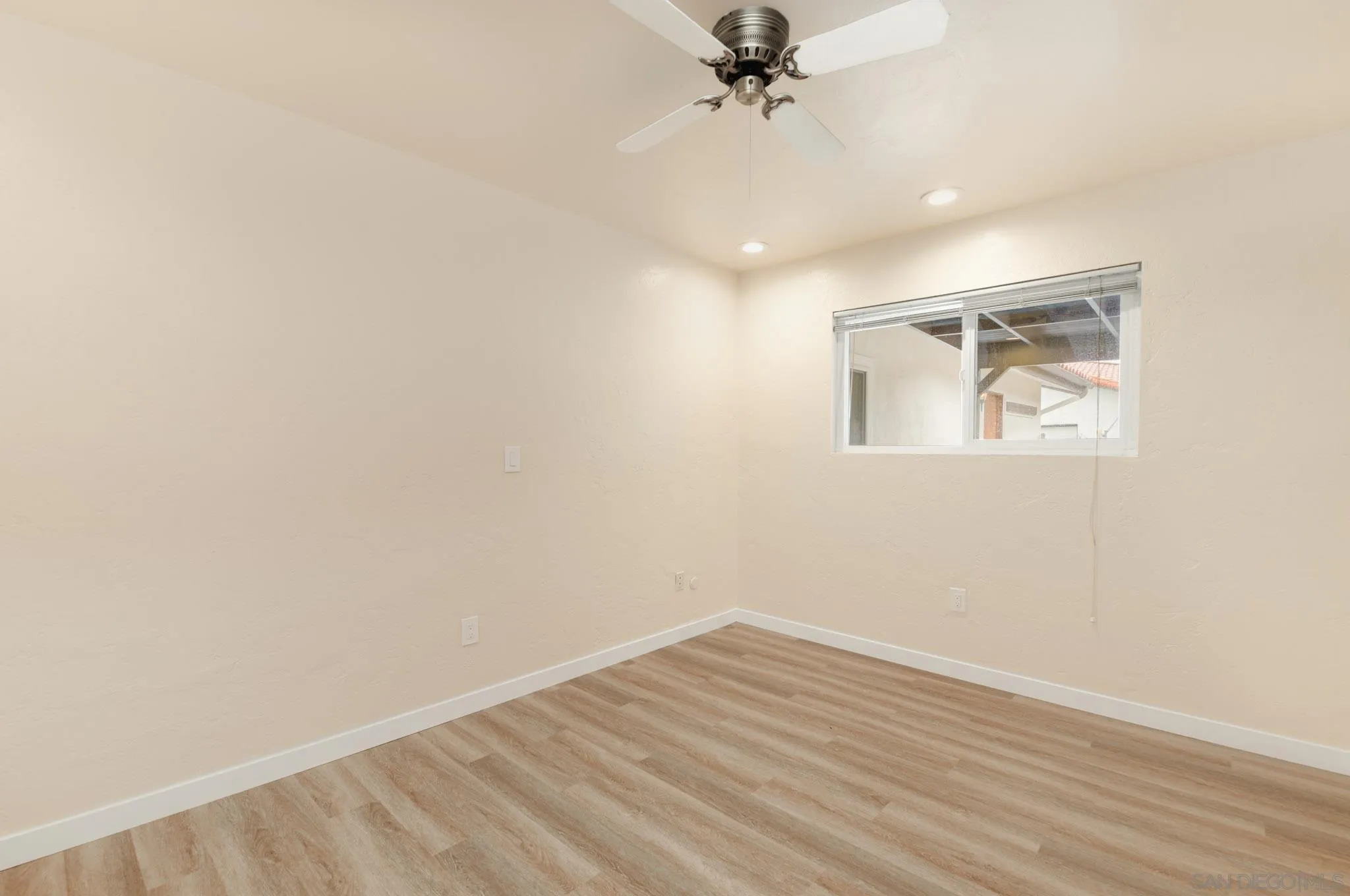 https://cdn.realtyfeed.com/cdn/127/250037599/9560d840c3591f6195a1360992064c37.webp