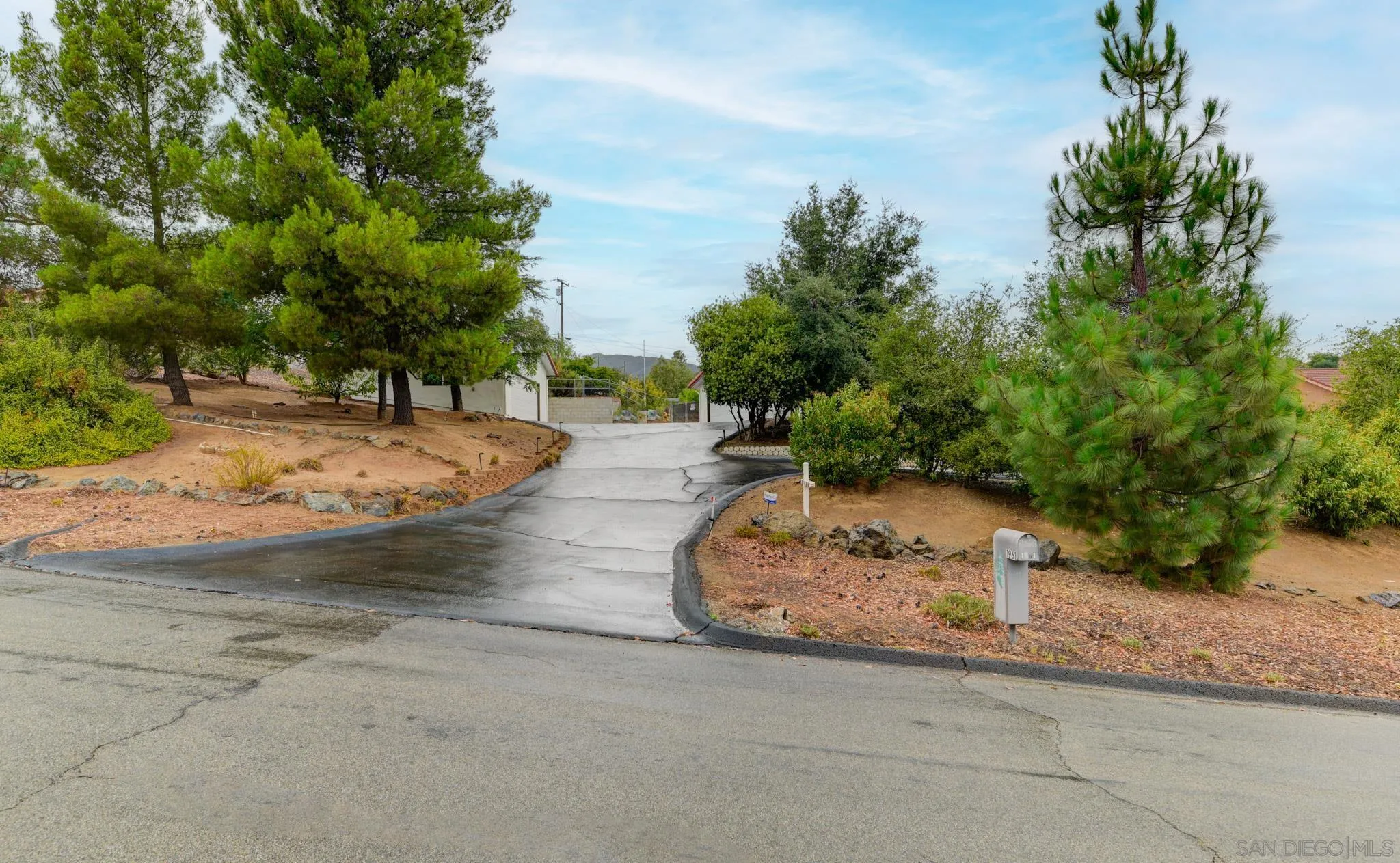 https://cdn.realtyfeed.com/cdn/127/250037599/f5732a5277bda8e6e65f1ebf02402634.webp