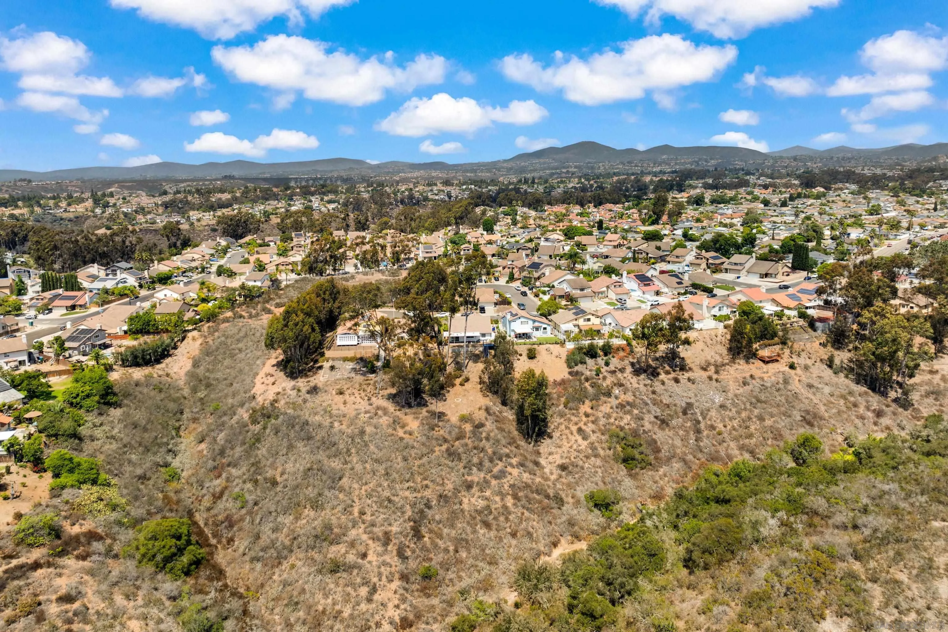 https://cdn.realtyfeed.com/cdn/127/250037601/0edf7a1ef0d3cf8c1d7cb6b055de457b.webp