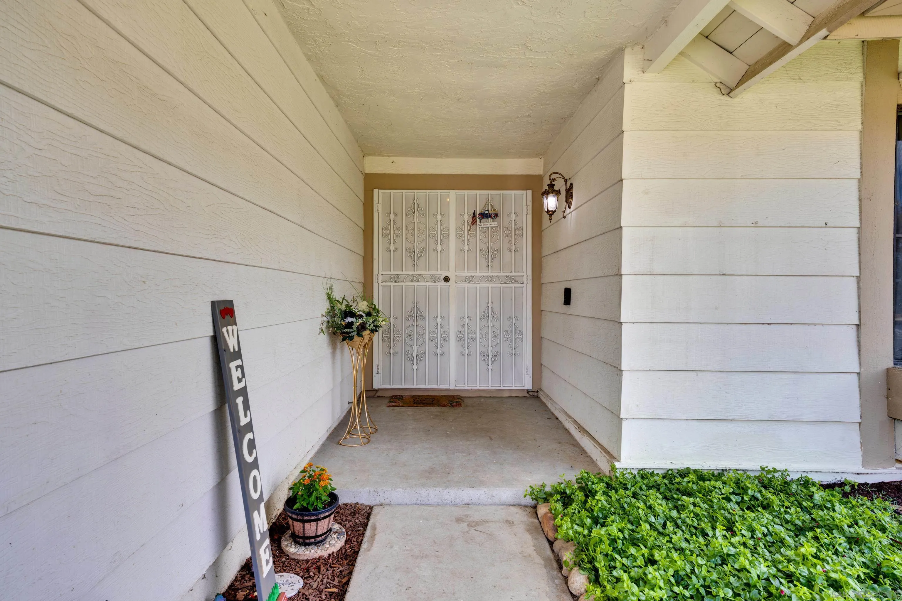 https://cdn.realtyfeed.com/cdn/127/250037601/2fc79430e111db920391863f95efeab9.webp