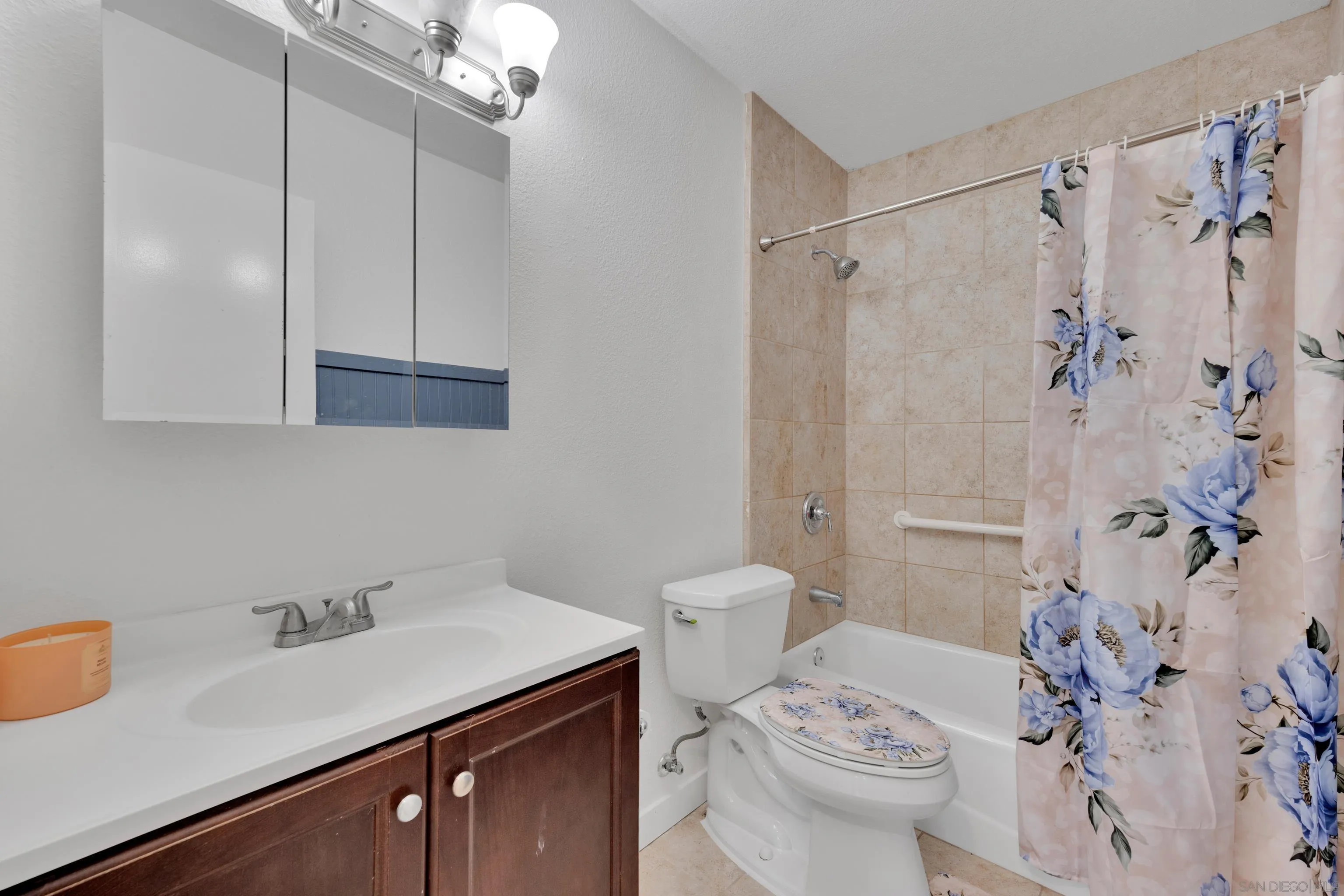 https://cdn.realtyfeed.com/cdn/127/250037601/4f2f718154581e4296a76f9f2d6528cc.webp