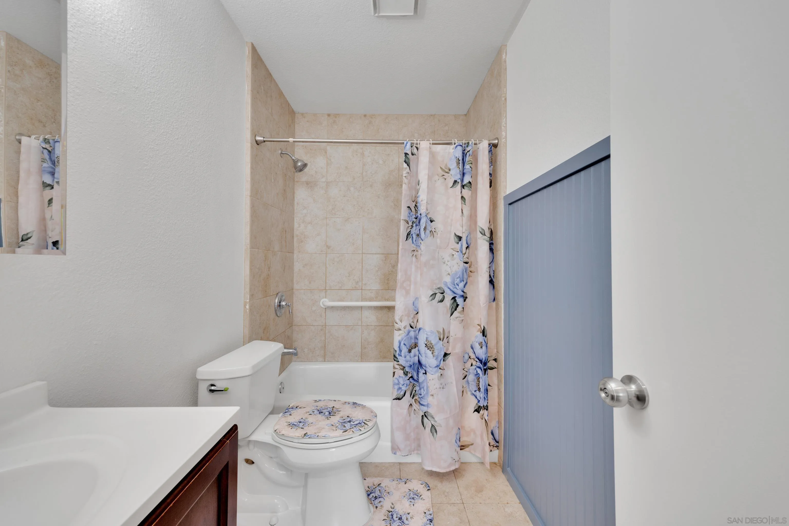 https://cdn.realtyfeed.com/cdn/127/250037601/b0f3f2951760028dfb9ea784f5583eca.webp