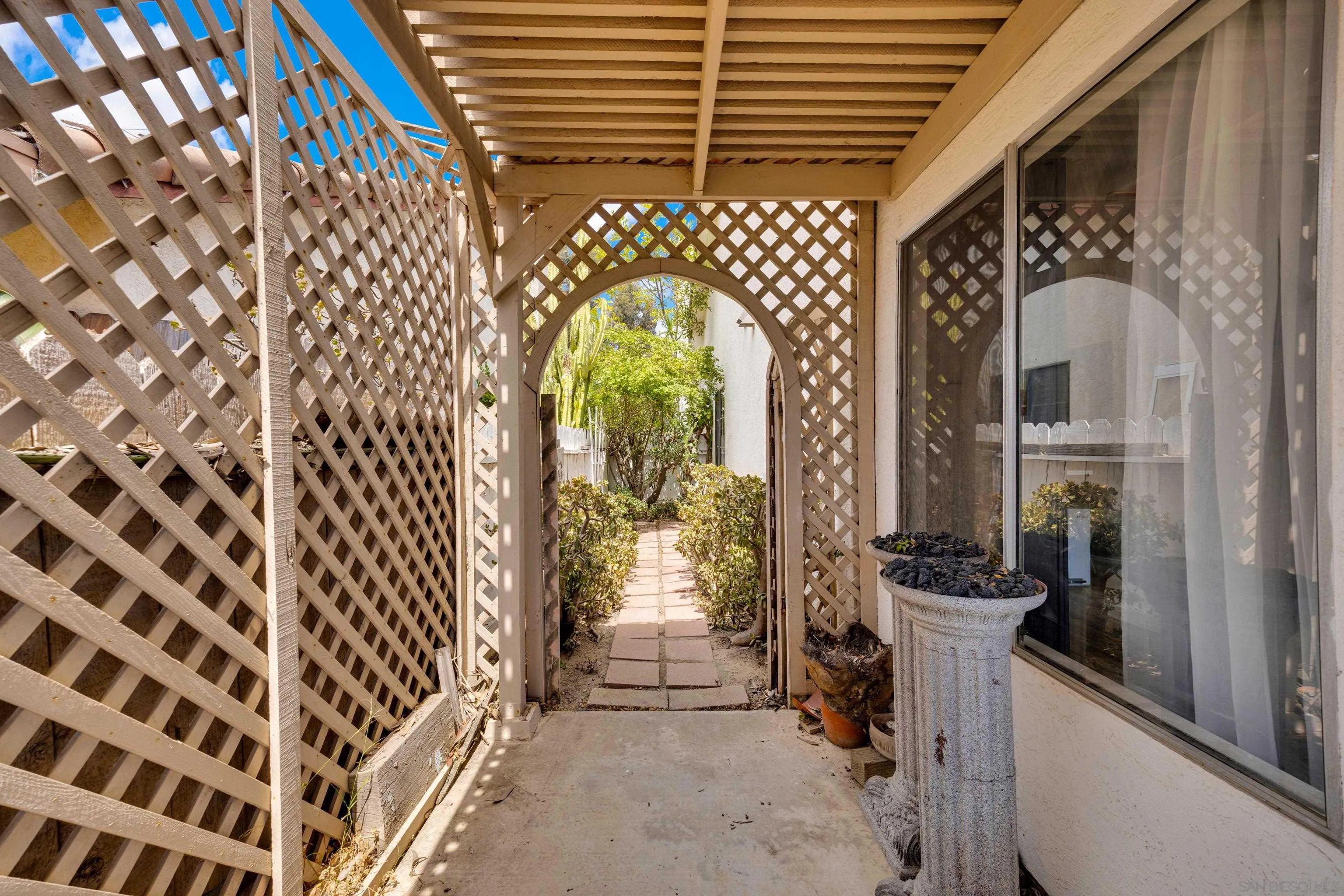 https://cdn.realtyfeed.com/cdn/127/250037601/bfb87851c0c9f29fc1d799c2ed89a2e4.webp
