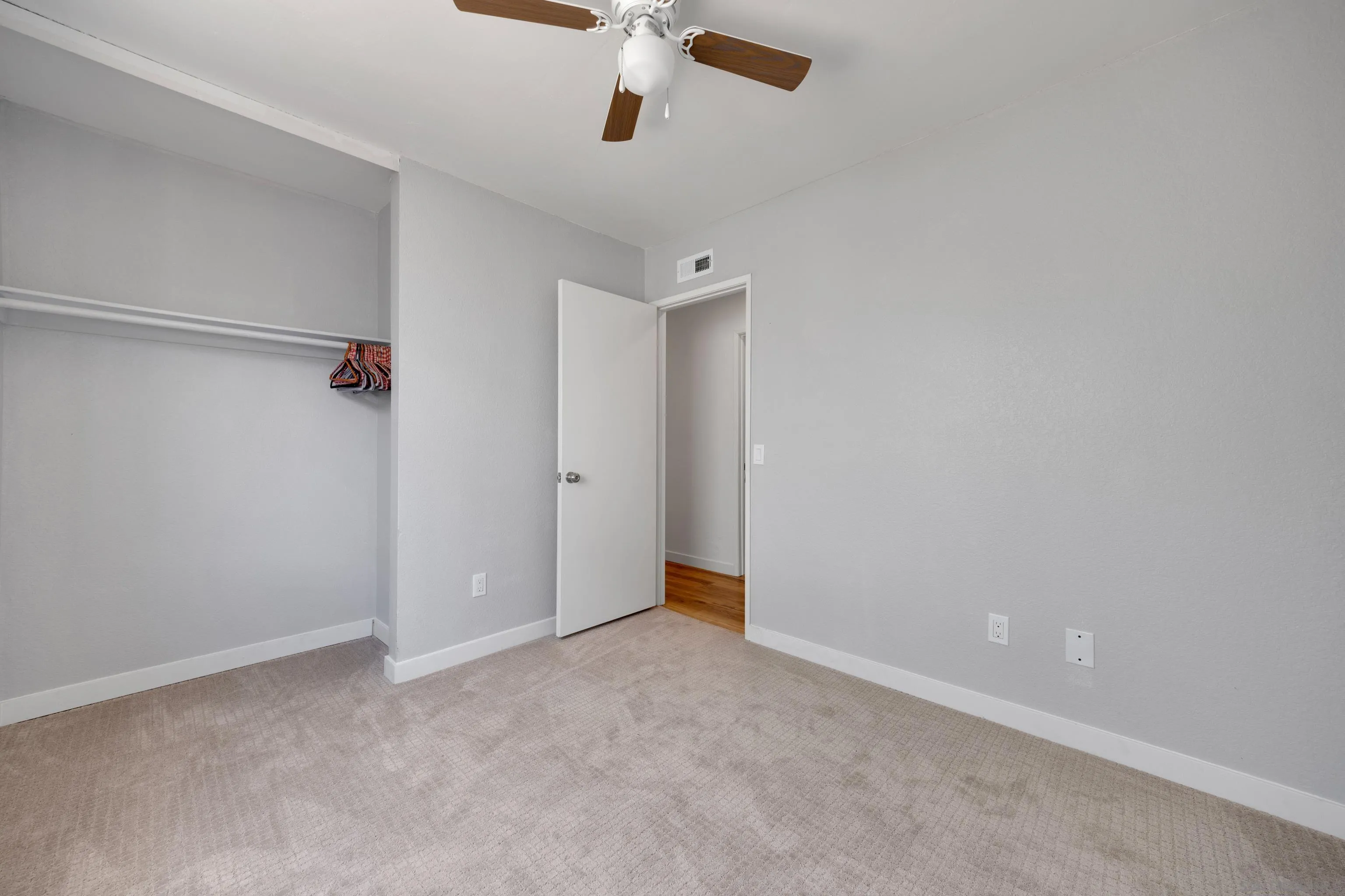 https://cdn.realtyfeed.com/cdn/127/250037601/eb9c67a057552f92d7328d4cf0afd3fe.webp