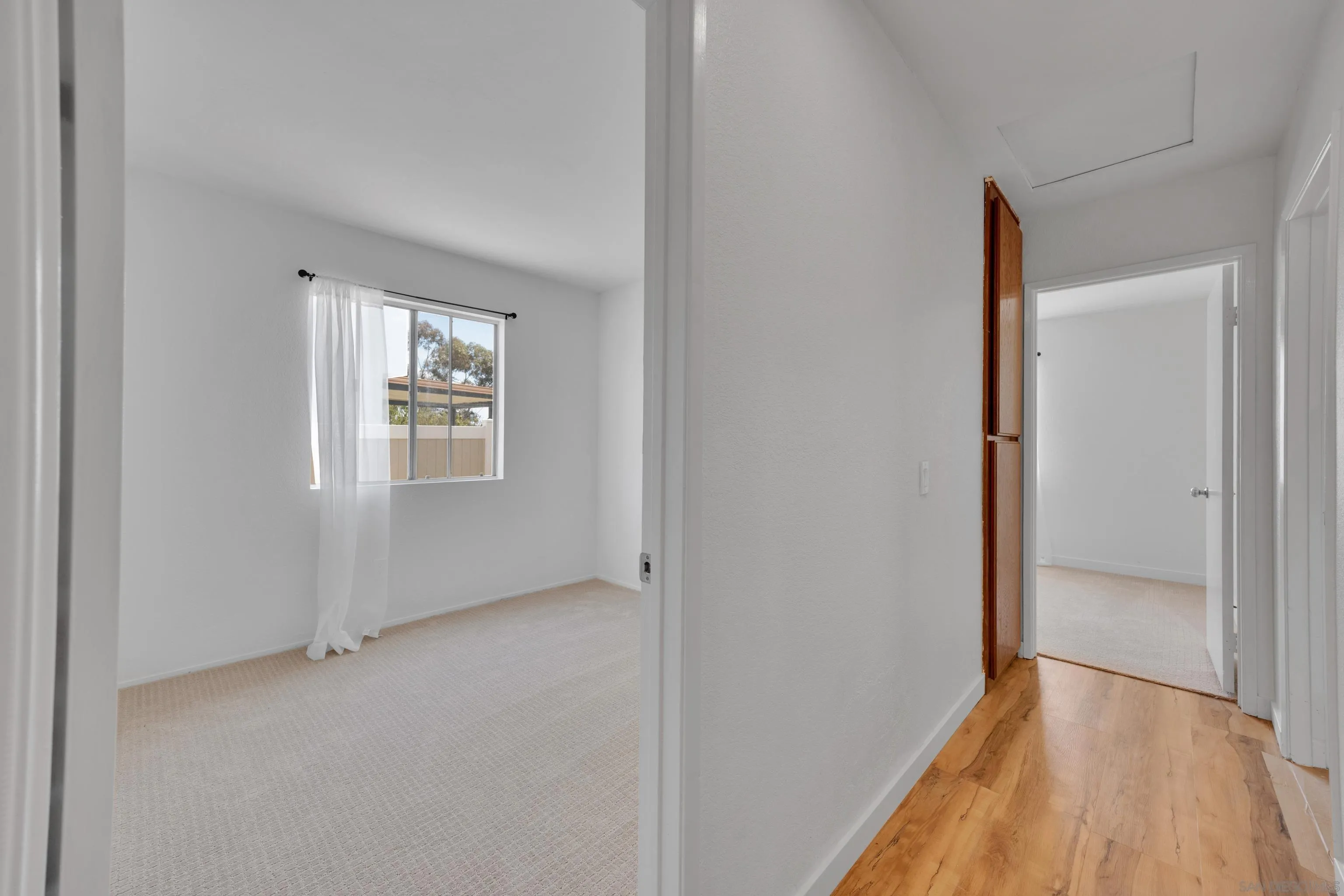 https://cdn.realtyfeed.com/cdn/127/250037601/ef688af7a7f4c7d201a7f390210f77a0.webp