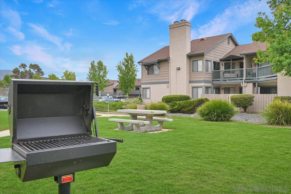 https://cdn.realtyfeed.com/cdn/127/250037603/f9dd5f93f0593364b8dcbf02b0a21731.webp