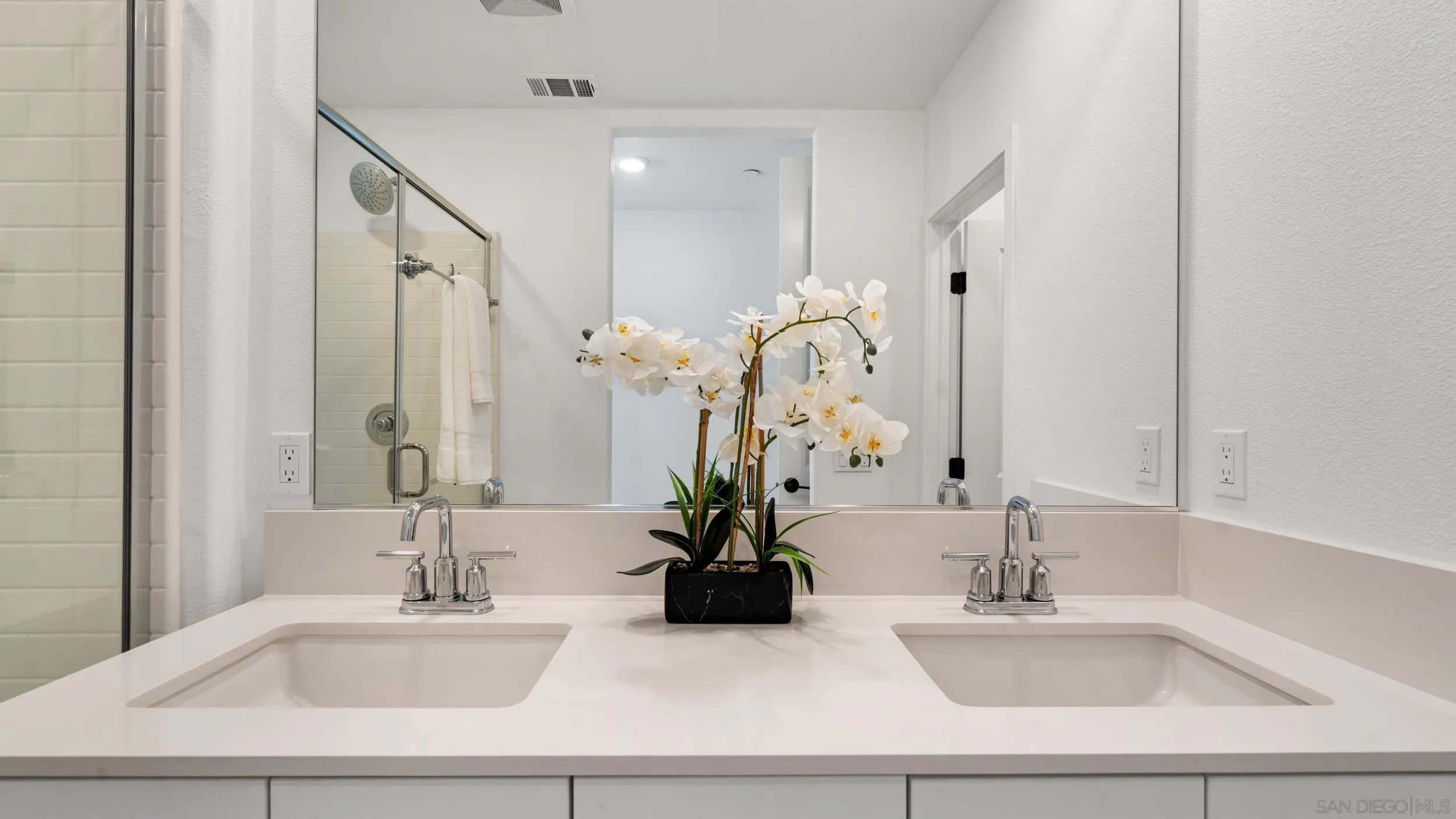 Photo #19: 250037604 Listing: Photo #19