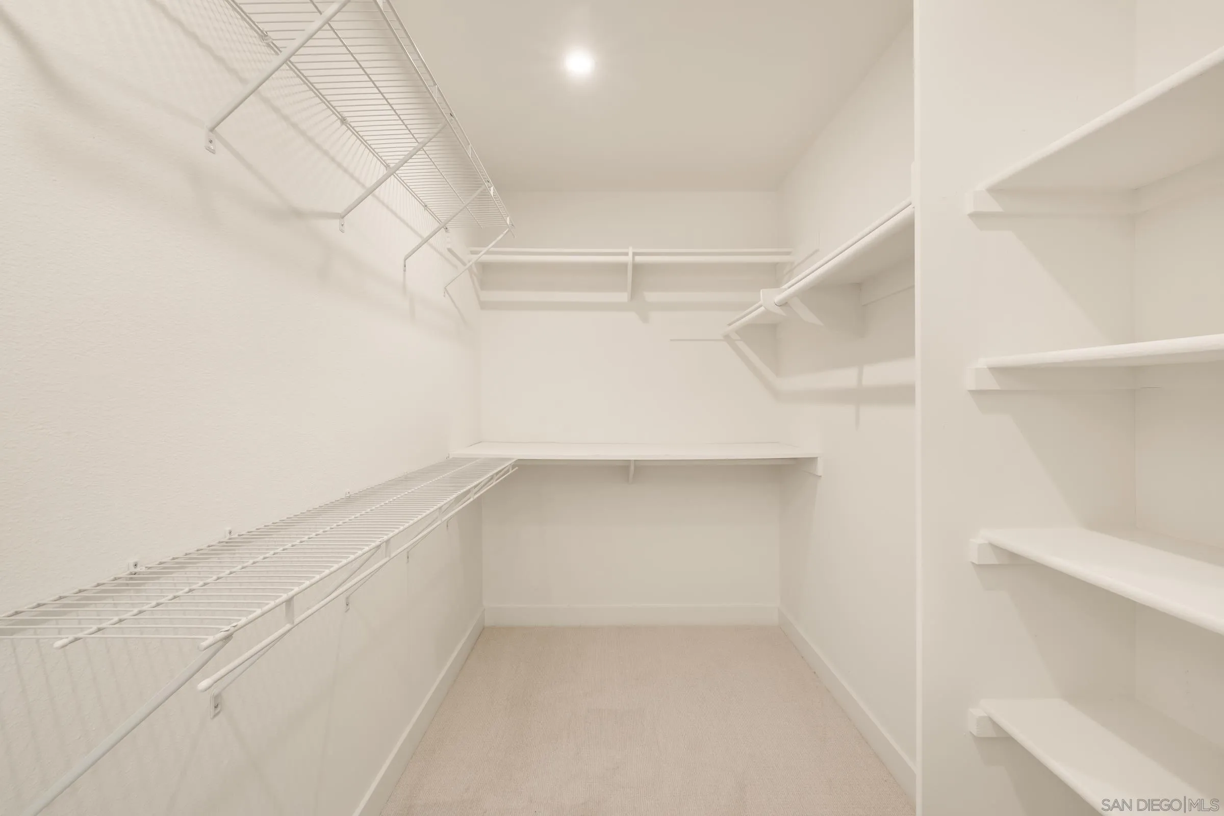 https://cdn.realtyfeed.com/cdn/127/250037606/1c15b84410b516d5af93b29f8b4f5cd6.webp