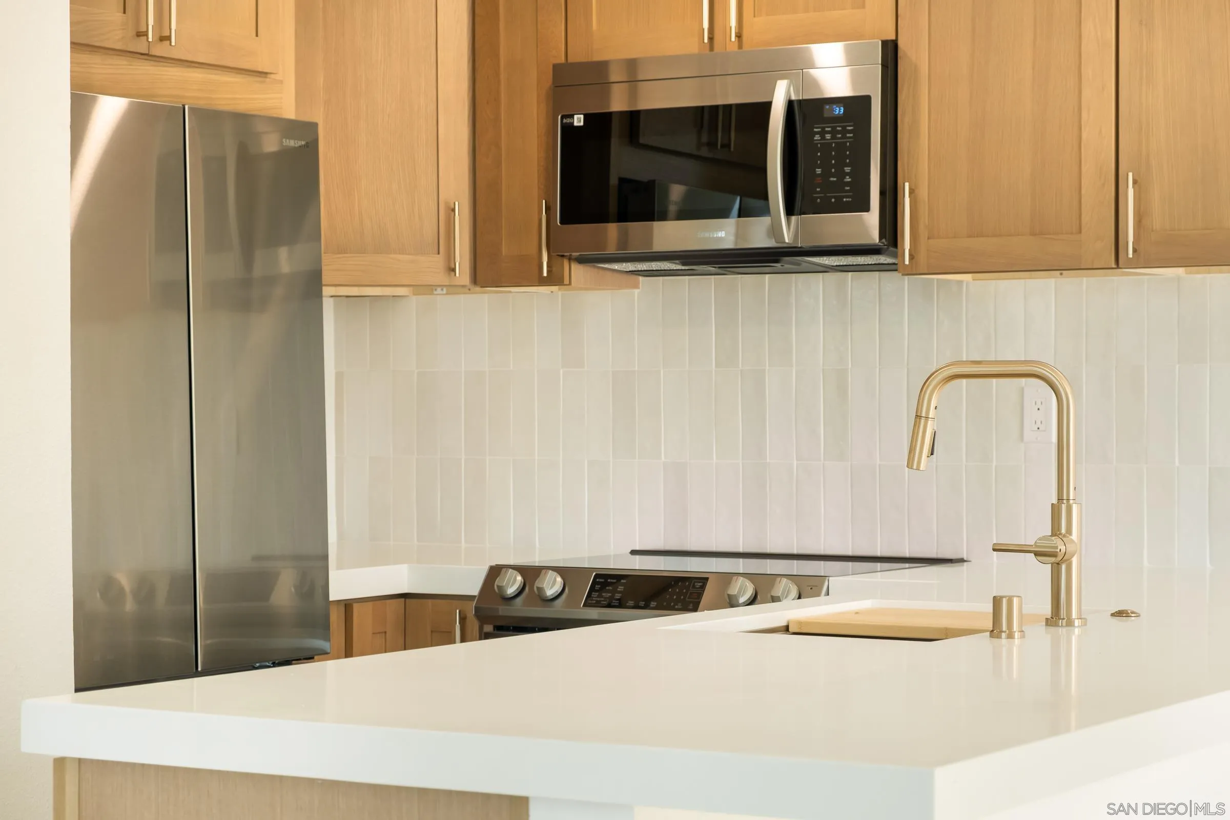 https://cdn.realtyfeed.com/cdn/127/250037606/a9211a10547db148063a662850d692fe.webp