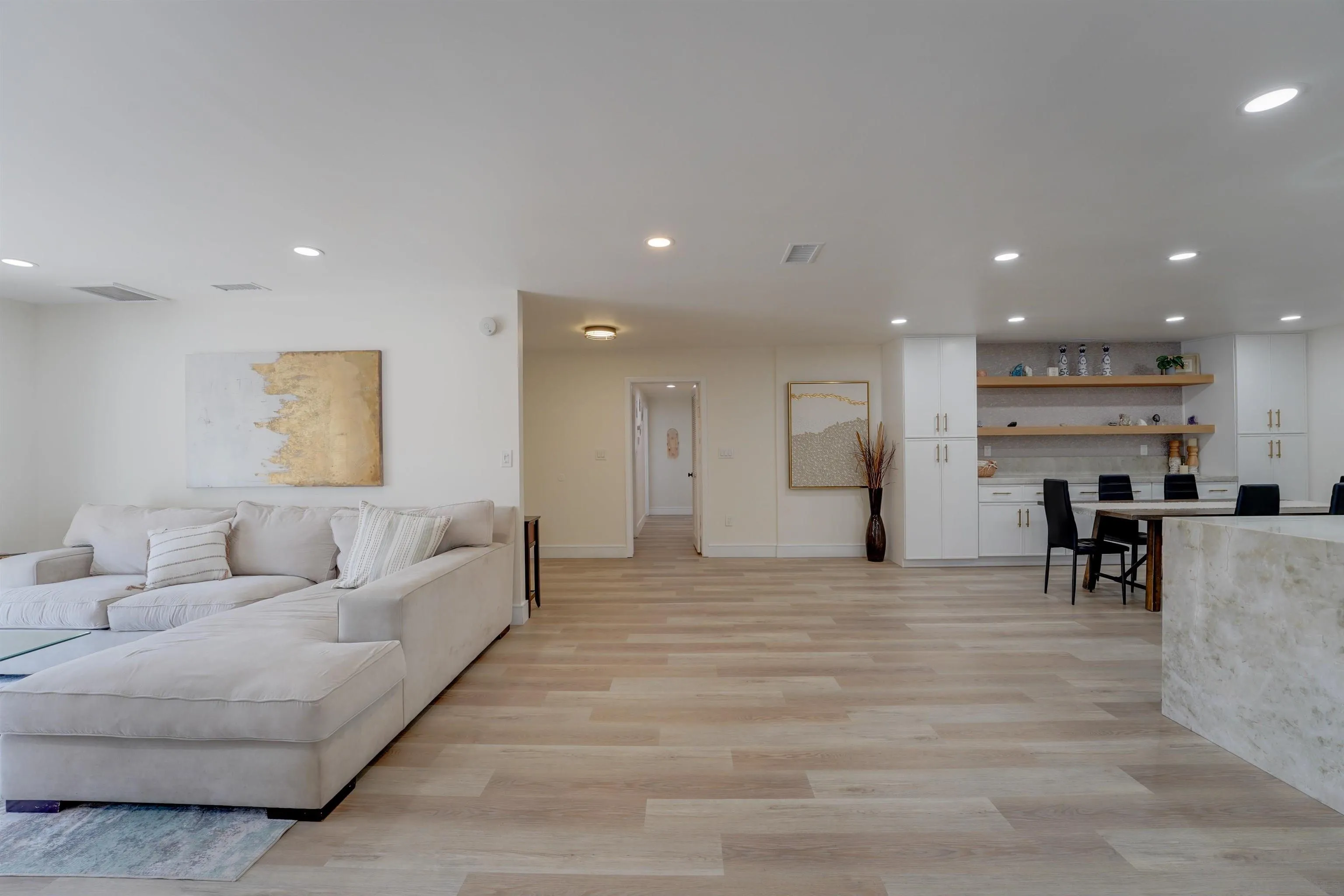 https://cdn.realtyfeed.com/cdn/127/250037610/62f0ba953ae4b5dd04cf39d152172276.webp