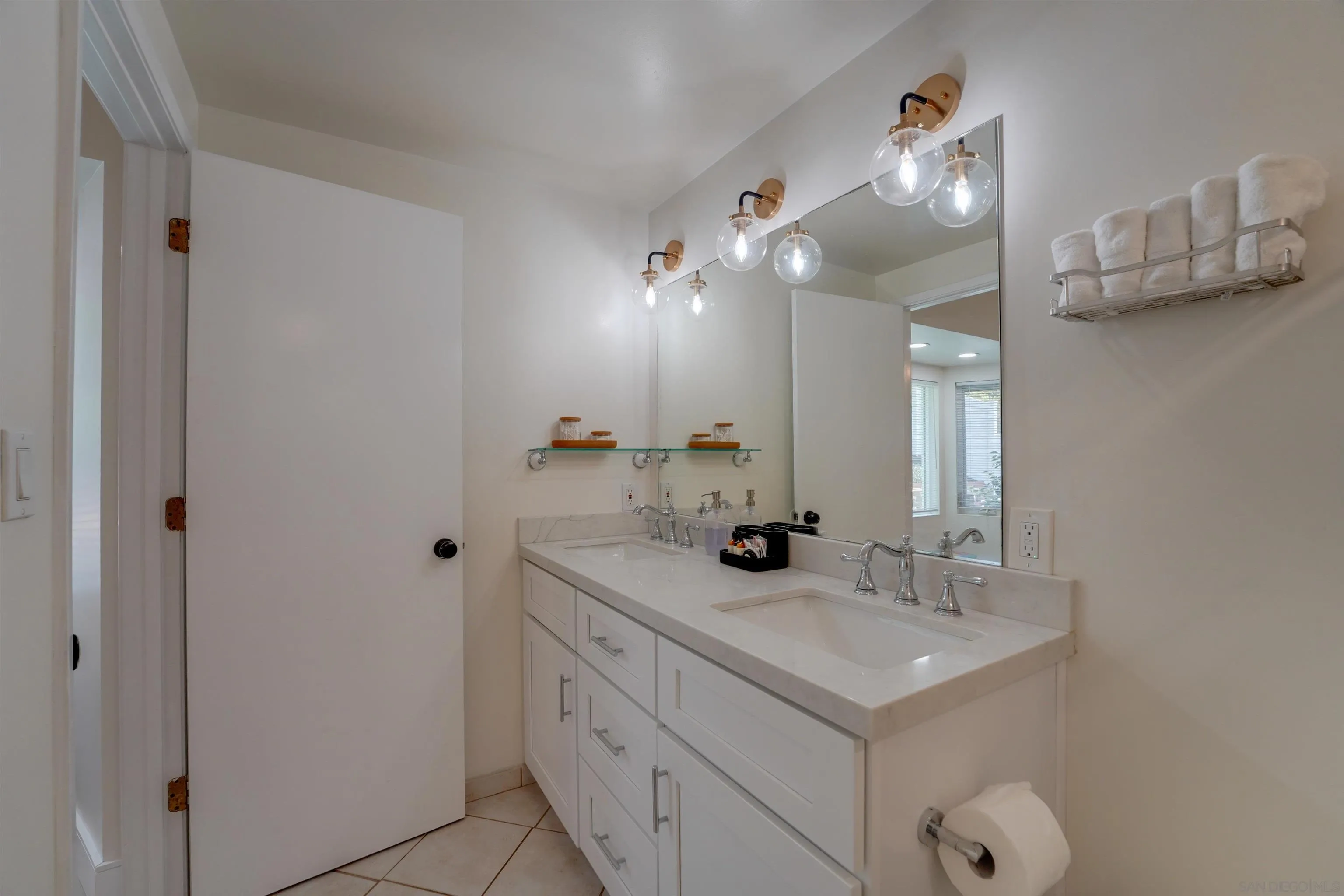 https://cdn.realtyfeed.com/cdn/127/250037610/75a055df0e4680a38a18b5ce6bf0ce2c.webp