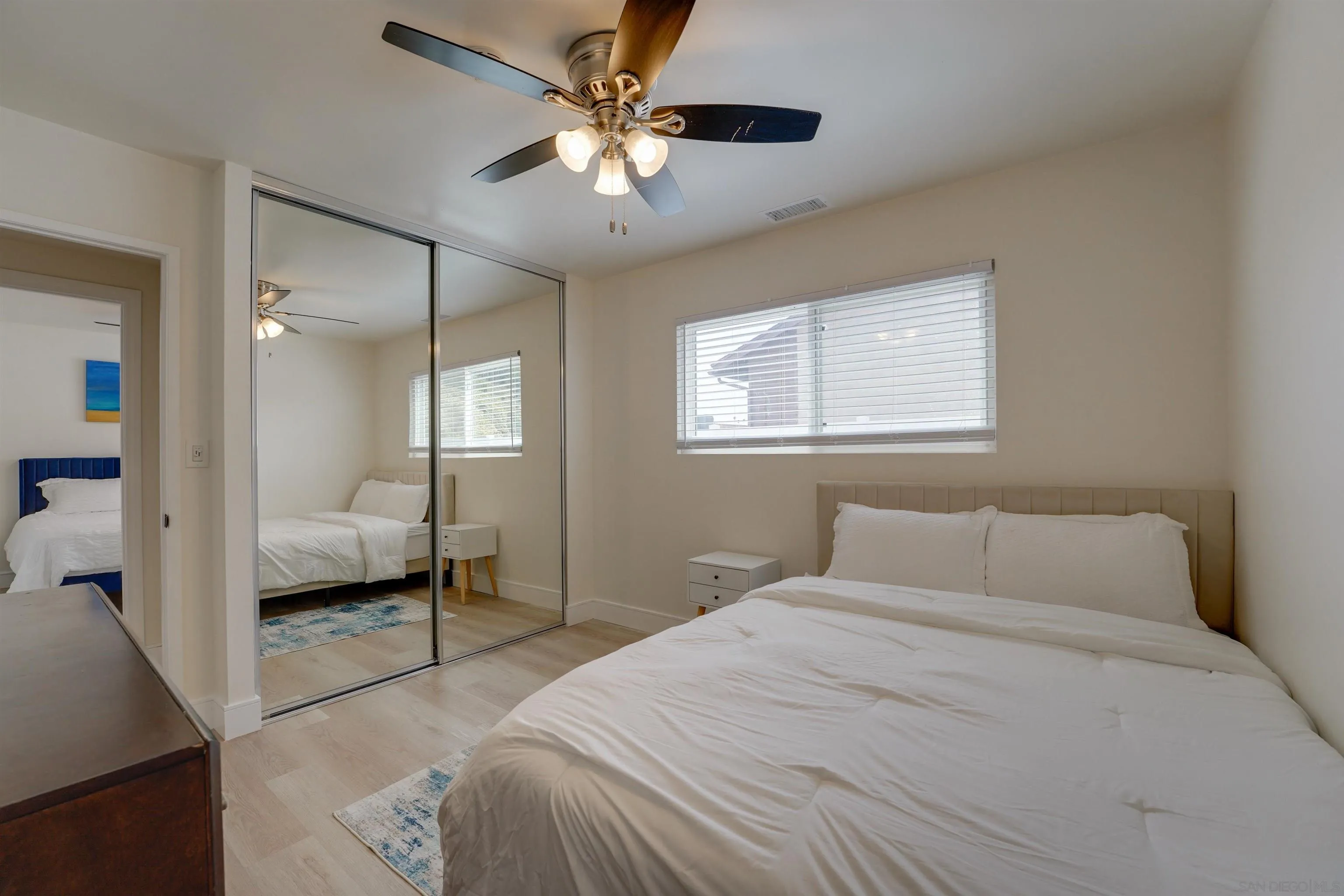 https://cdn.realtyfeed.com/cdn/127/250037610/77eca0f8229a3eb6f08d31ee8e8af3ed.webp