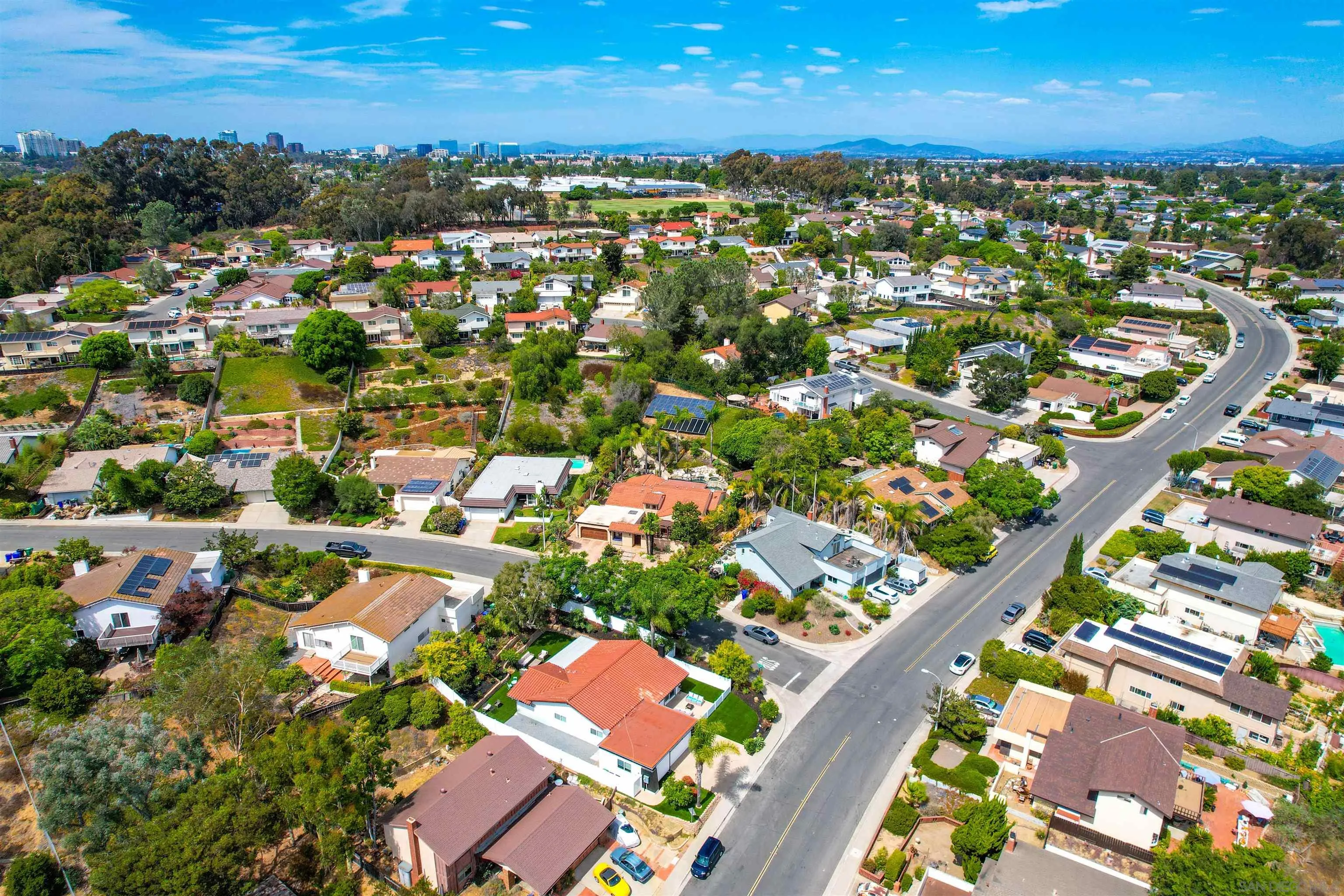 https://cdn.realtyfeed.com/cdn/127/250037610/90f0916ffb82c76372323b0a133d4be2.webp