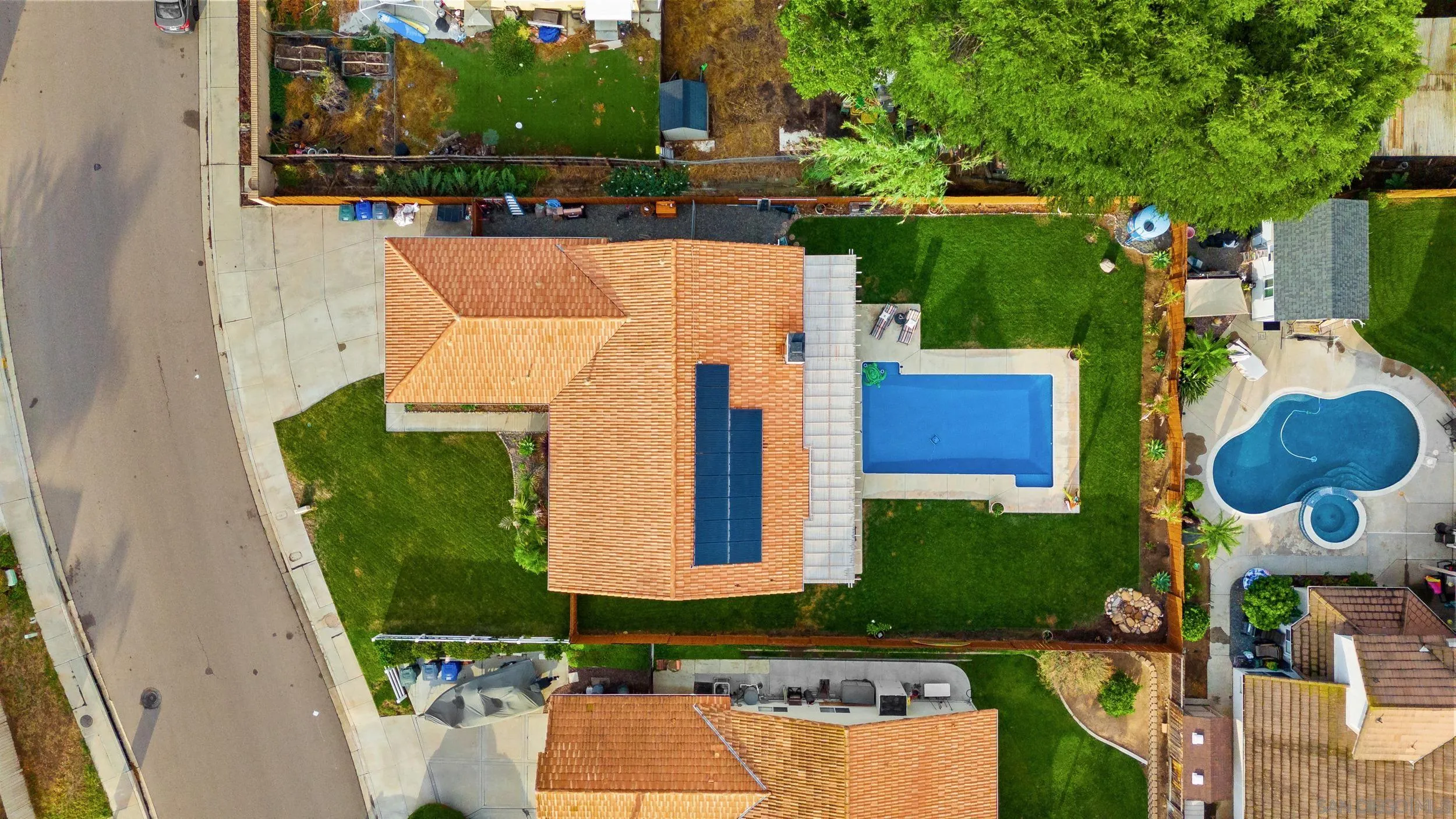 https://cdn.realtyfeed.com/cdn/127/250037611/553a812c18c8971b1ca73f573d5d8567.webp