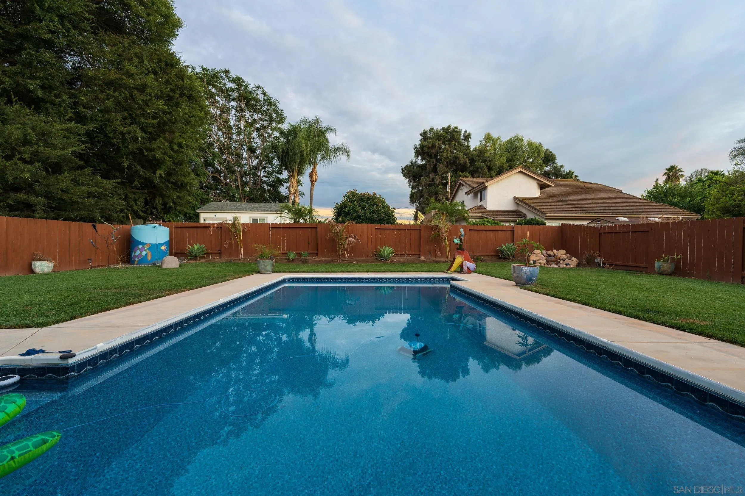 https://cdn.realtyfeed.com/cdn/127/250037611/61369b0cebed736dc0d01e09a59eab4b.webp