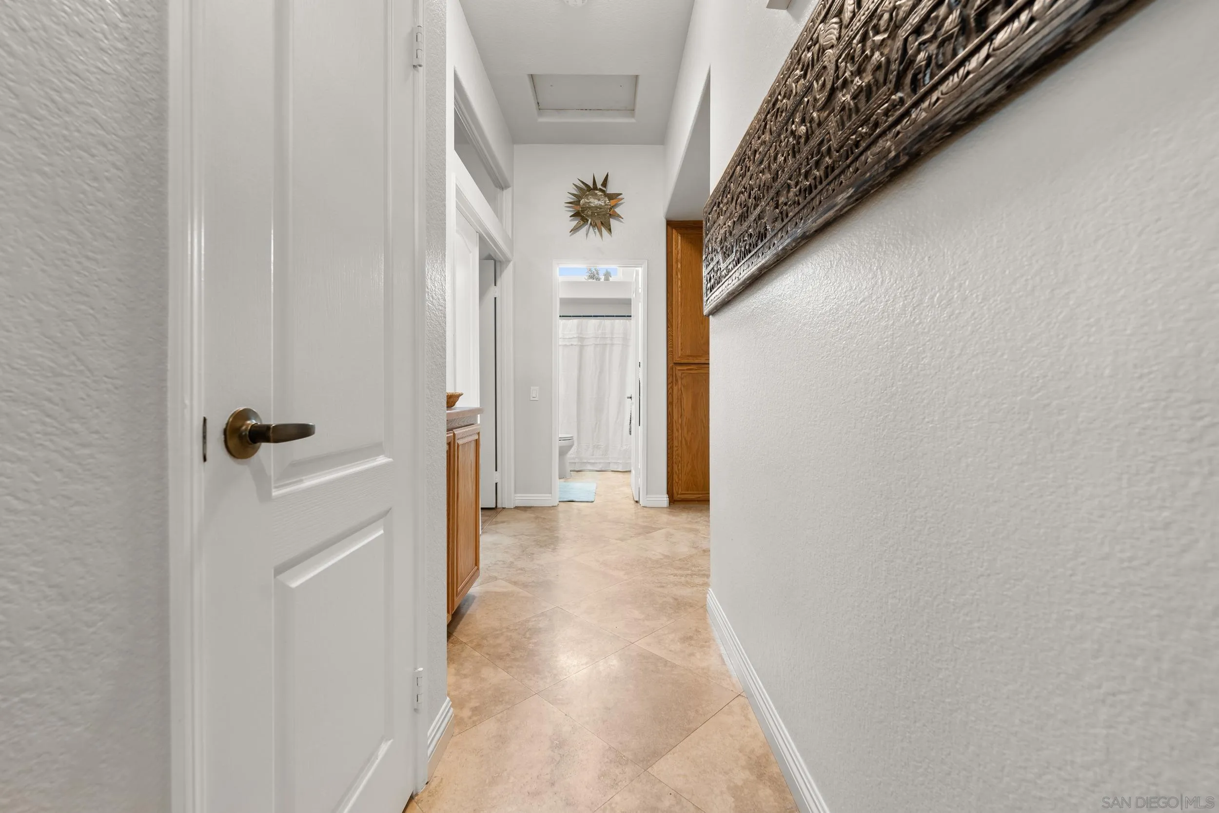 https://cdn.realtyfeed.com/cdn/127/250037611/8f677c4391bb76637aae96cea6708d05.webp