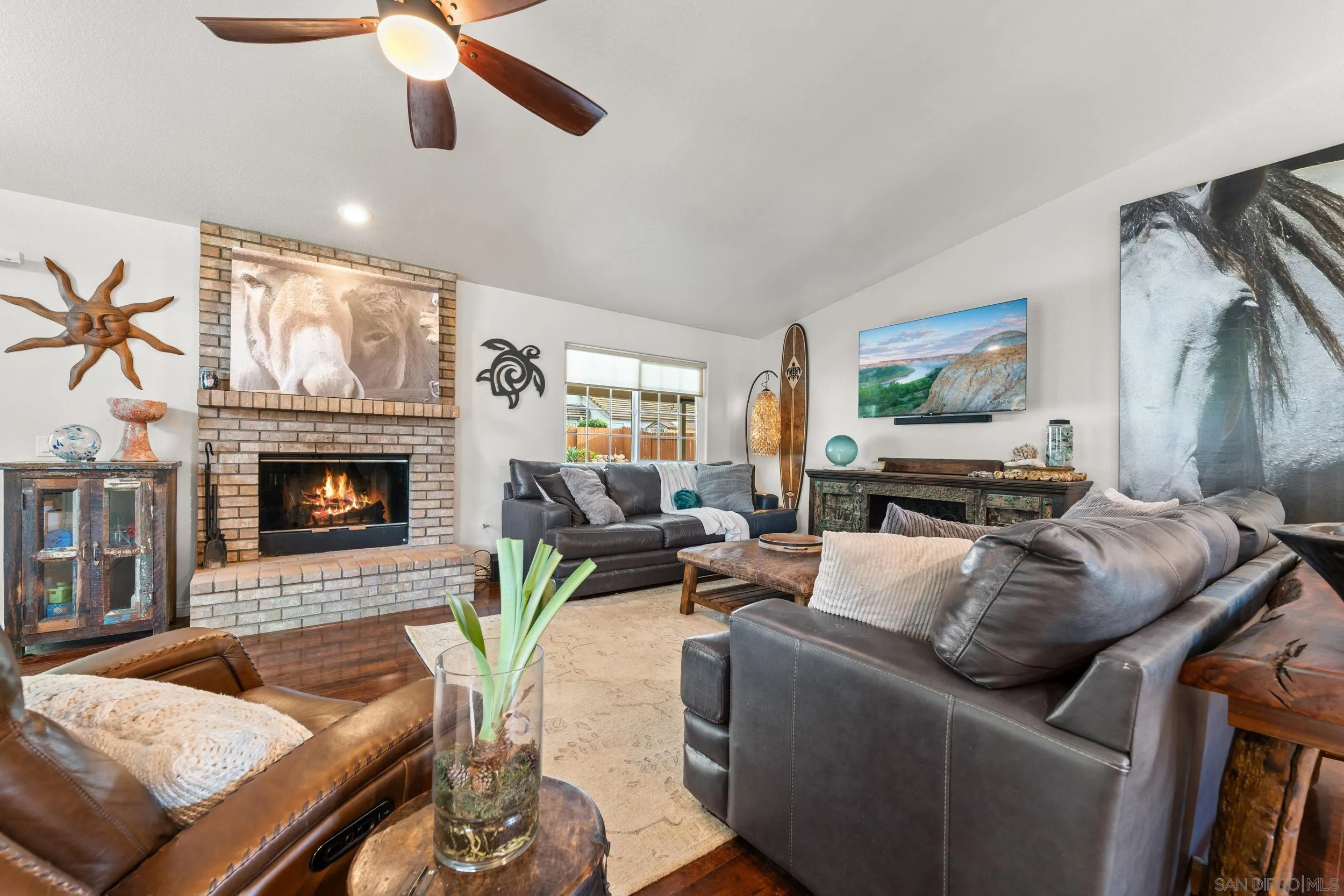 https://cdn.realtyfeed.com/cdn/127/250037611/9e0bd2af0fe86ebf43d50f14c8204a87.webp