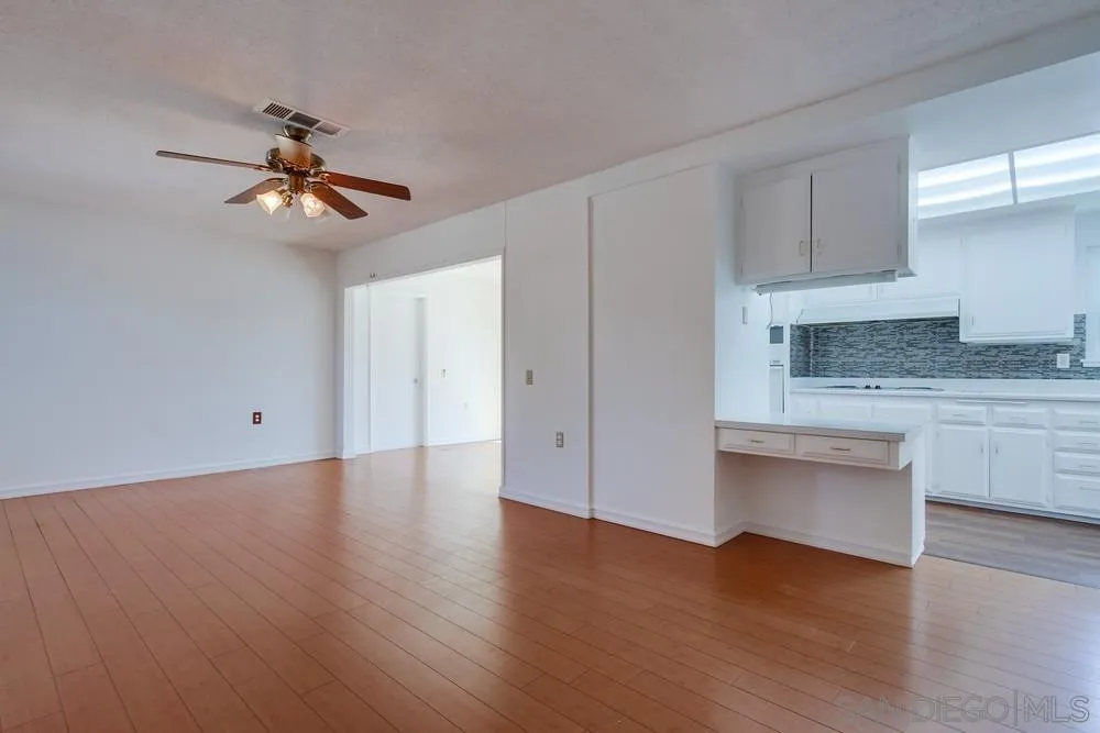 https://cdn.realtyfeed.com/cdn/127/250037612/2094f161de1bd07a76a1773717fc3315.webp