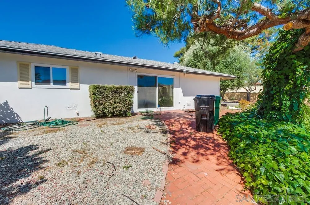 https://cdn.realtyfeed.com/cdn/127/250037612/45e6f34e78eaa1d85260e52f7e8d7331.webp