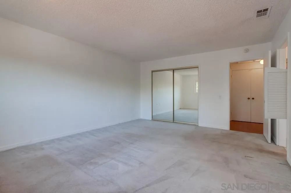 https://cdn.realtyfeed.com/cdn/127/250037612/5093b19df98460a0888f9835cb70d682.webp