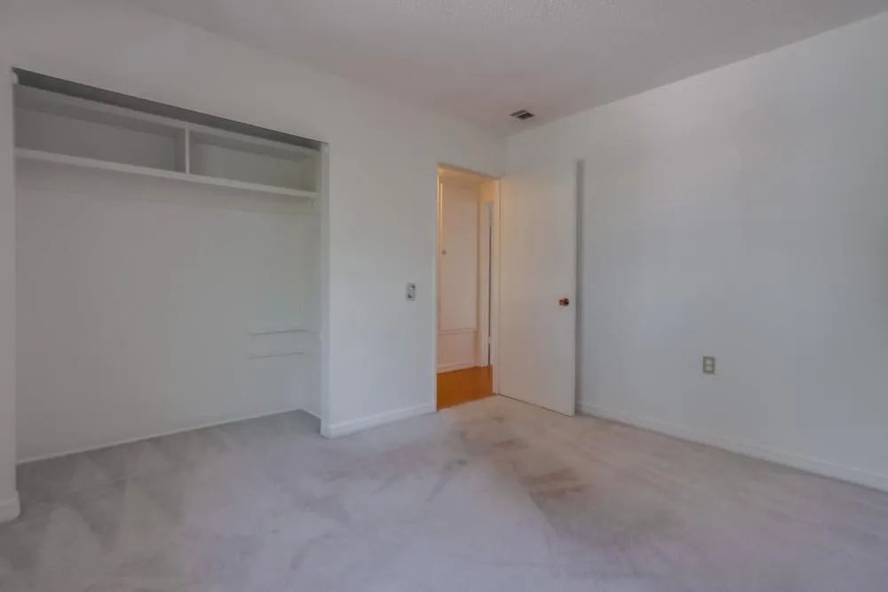 https://cdn.realtyfeed.com/cdn/127/250037612/630e58a283b54b20fa7eb6f03b886e00.webp